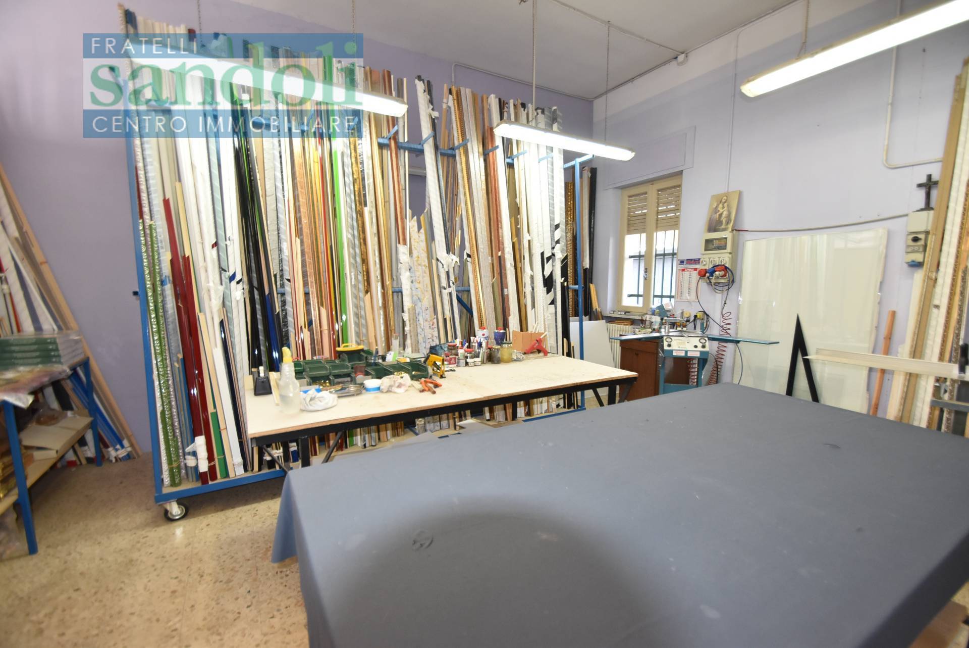 Negozio-Ufficio in vendita a Vercelli, Canad