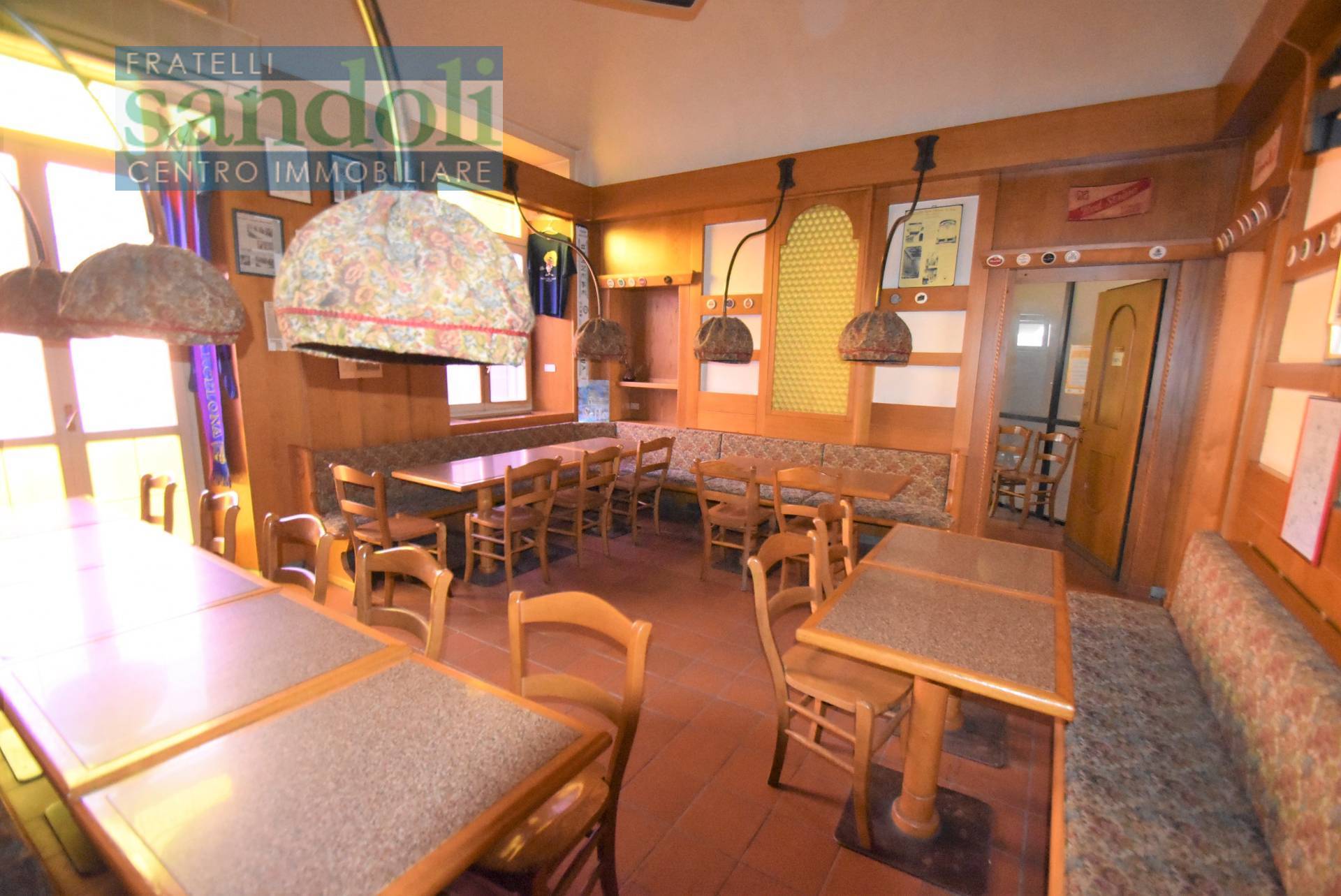 Locale commerciale in vendita a Vercelli, Stazione