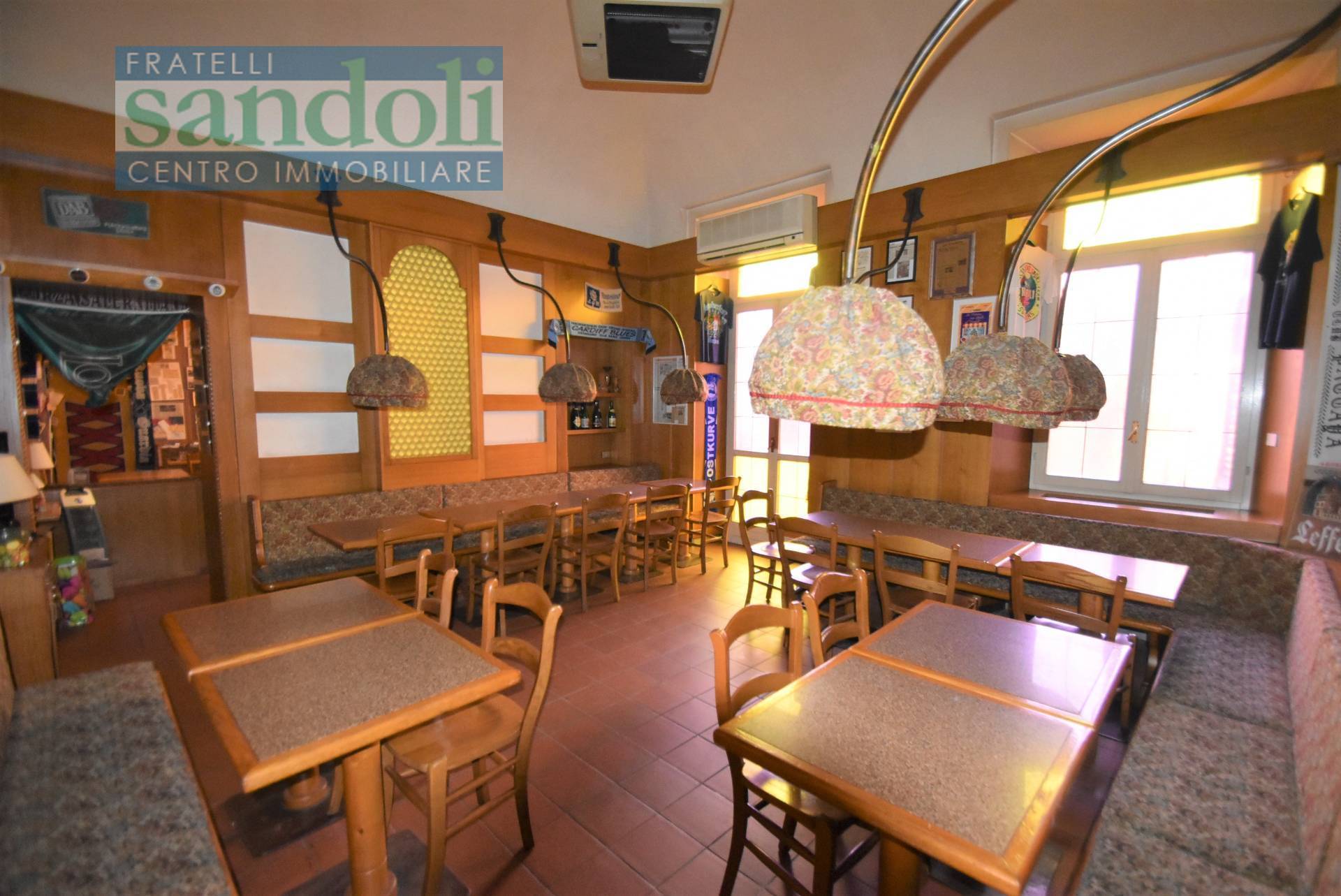 Locale commerciale in vendita a Vercelli, Stazione