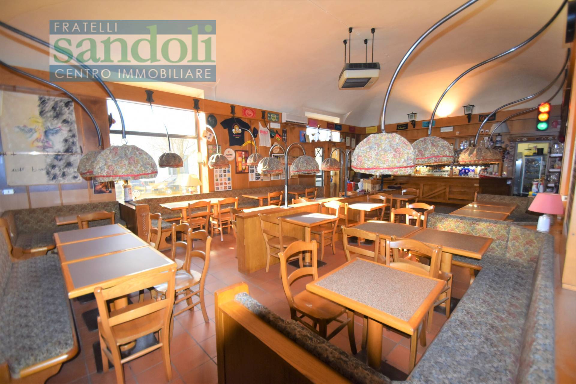 Locale commerciale in vendita a Vercelli, Stazione