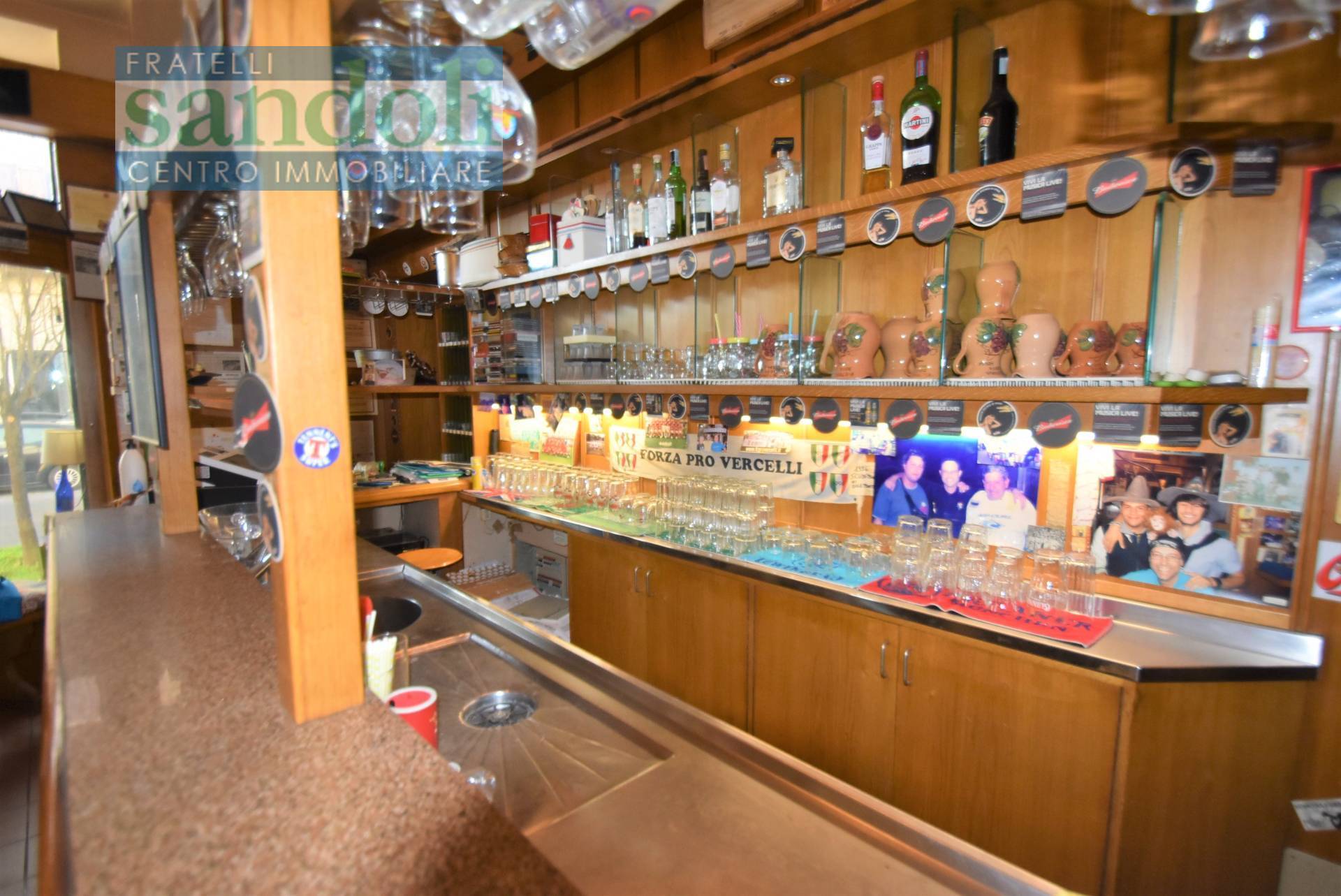 Locale commerciale in vendita a Vercelli, Stazione