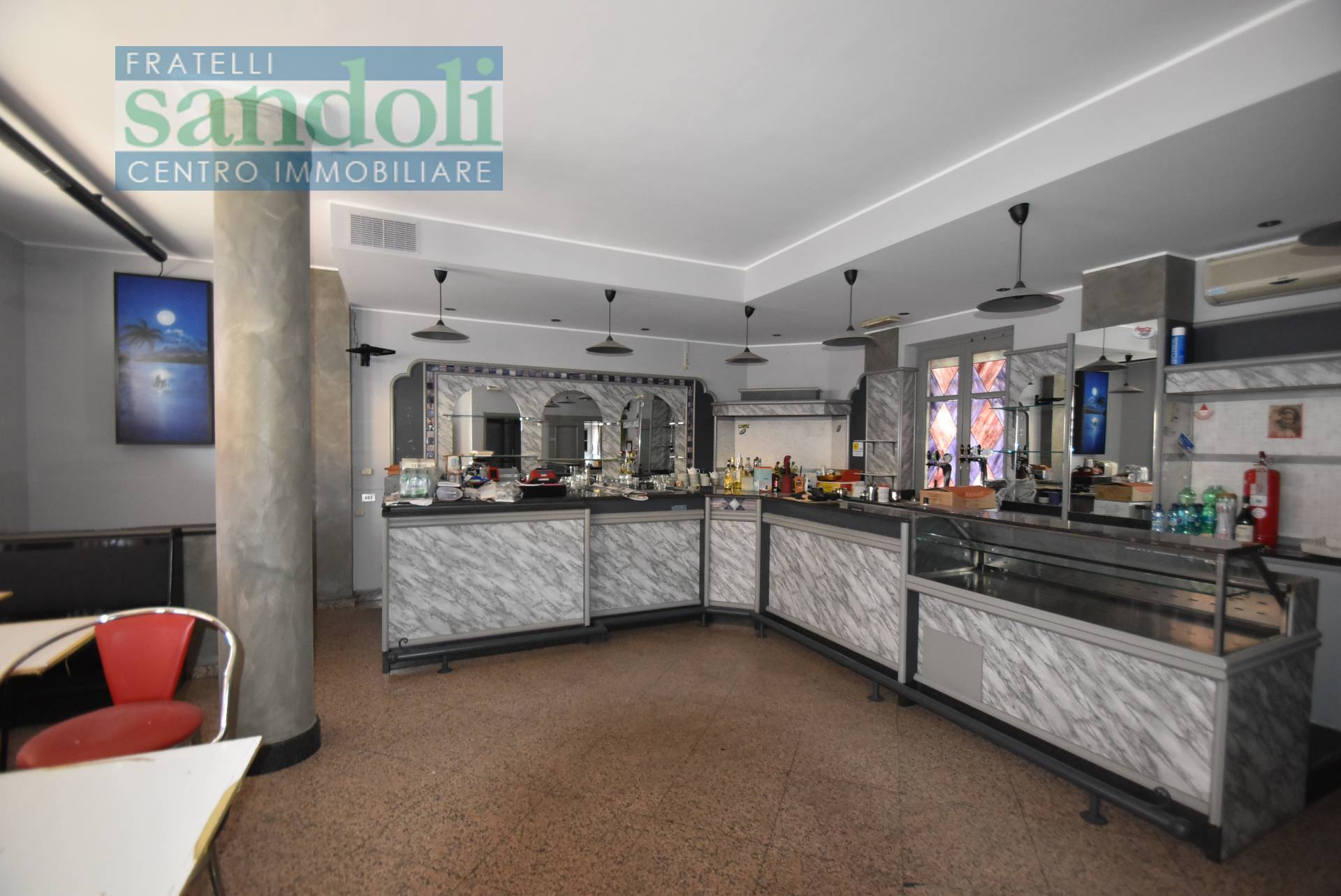 Locale commerciale in vendita a Santhi