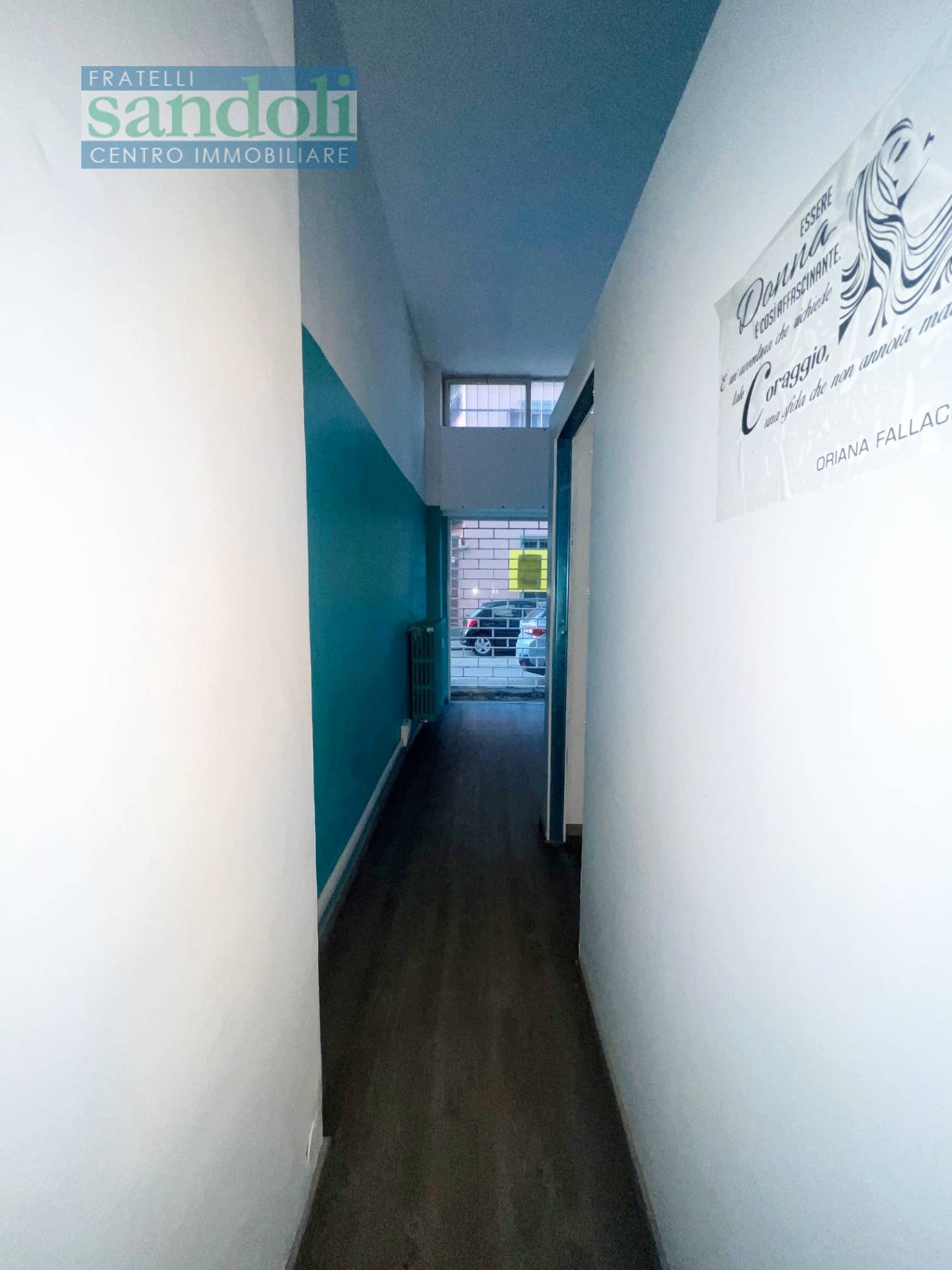 Negozio-Ufficio in vendita a Vercelli, Semicentro