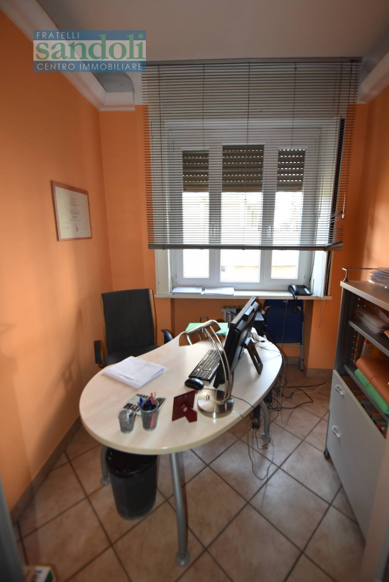 Ufficio in vendita a Vercelli, Centro