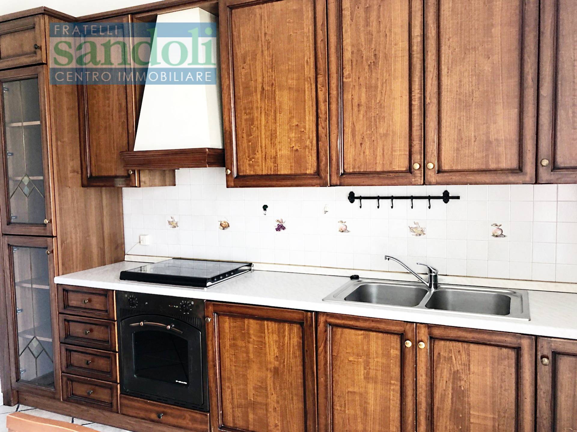 Appartamento in vendita a Vercelli, Porta Torino