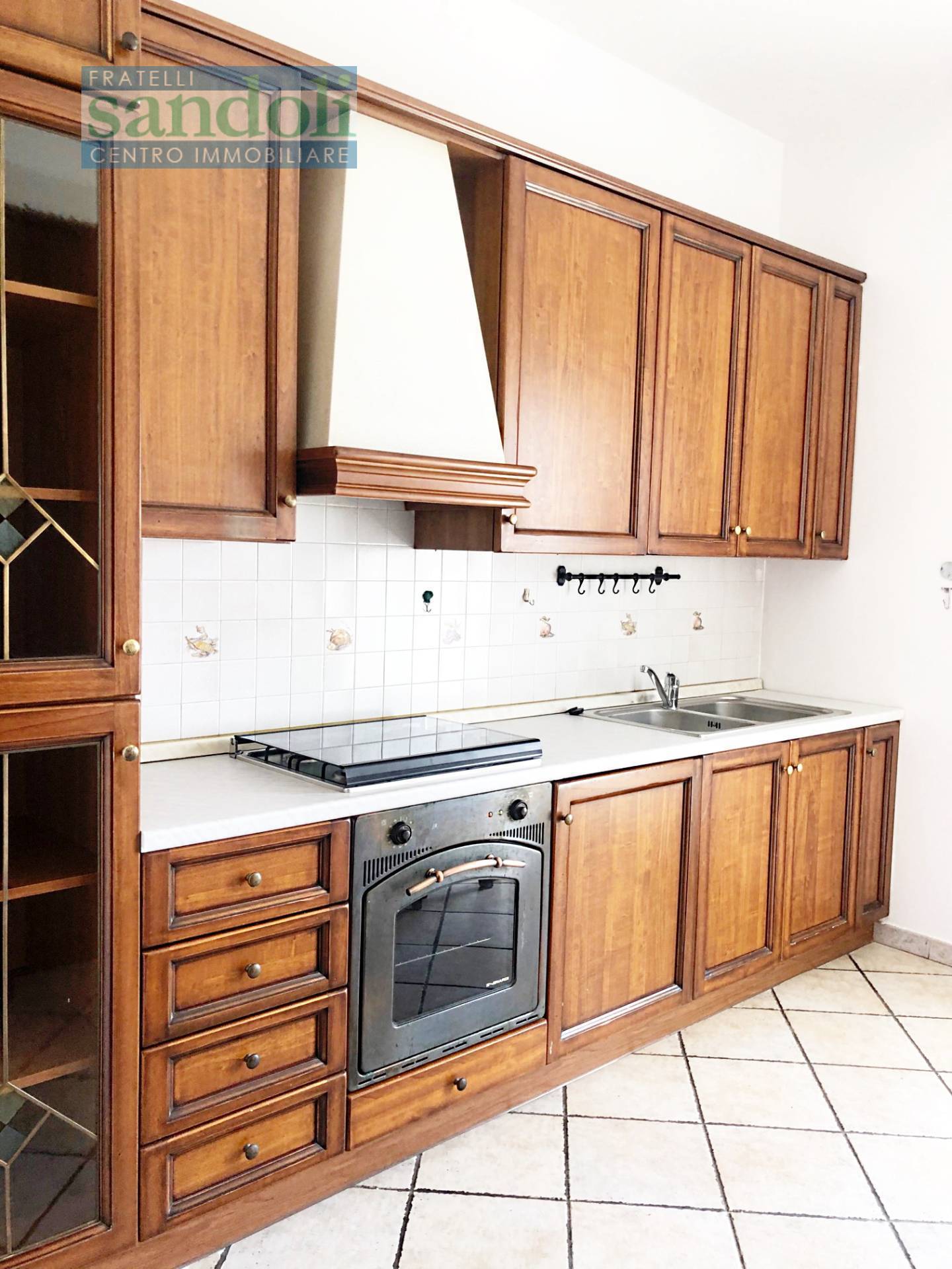 Appartamento in vendita a Vercelli, Porta Torino