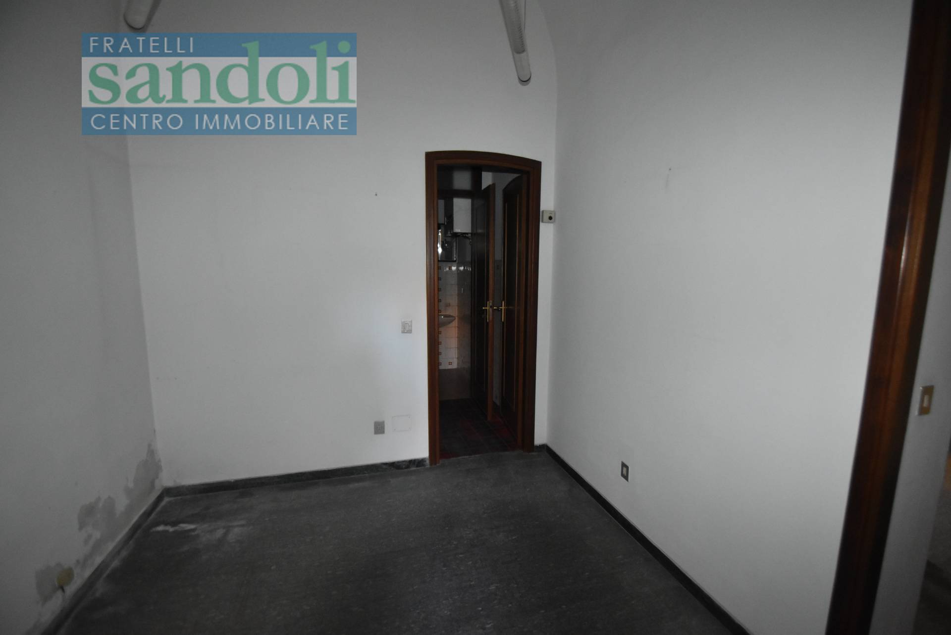 Ufficio in vendita a Vercelli, Centro