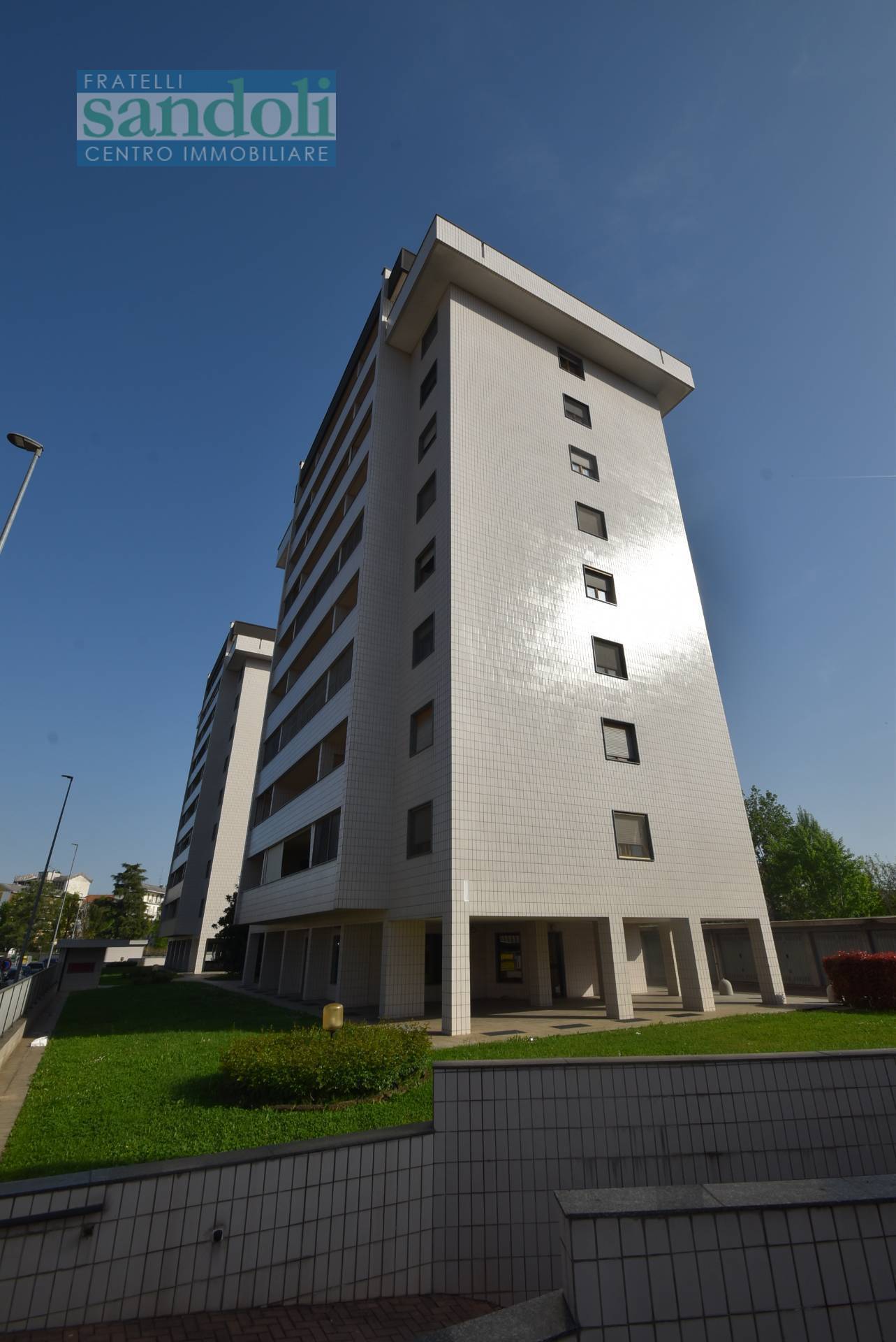 Stabile/Palazzo in vendita a Vercelli, Porta Torino