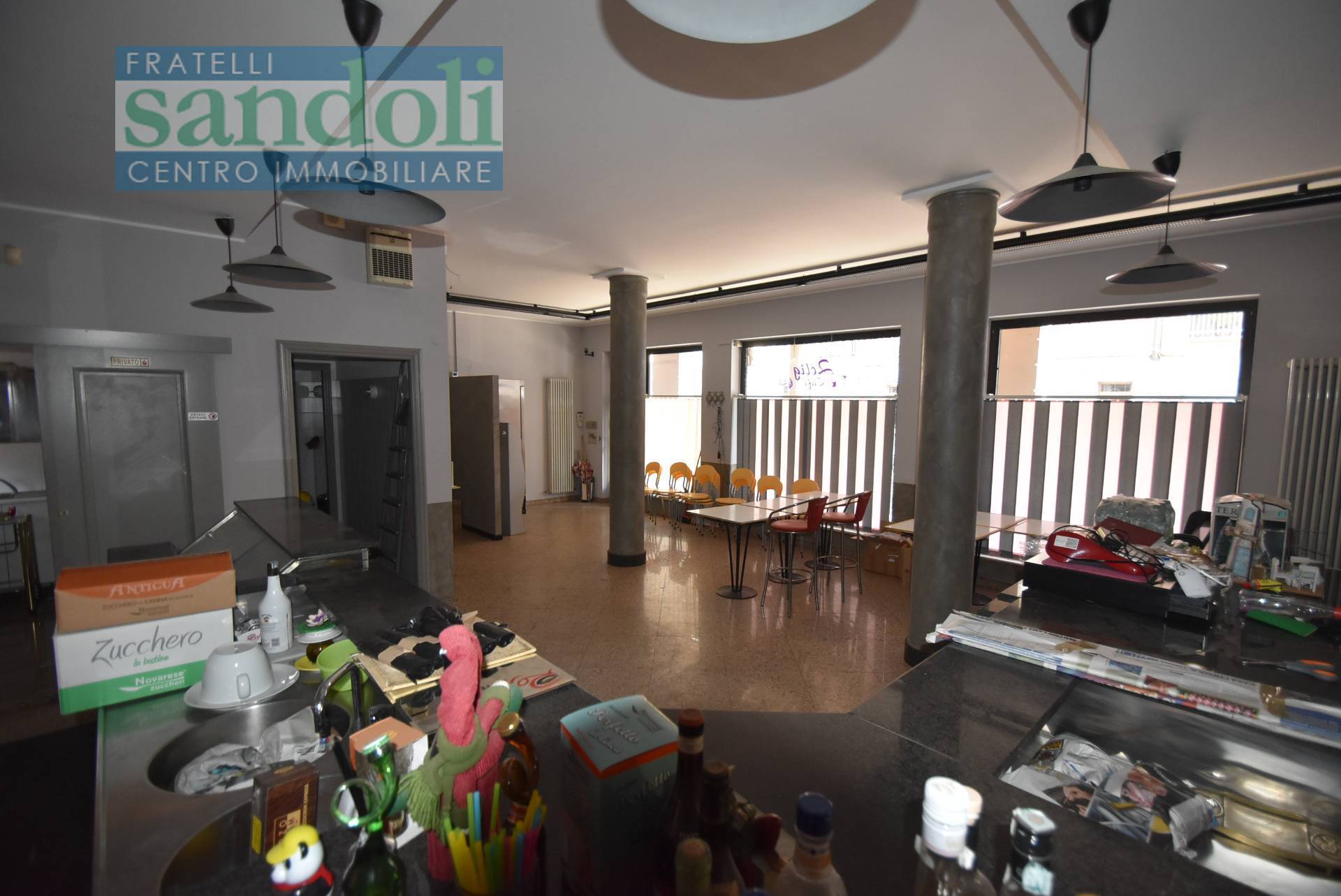 Locale commerciale in vendita a Santhi