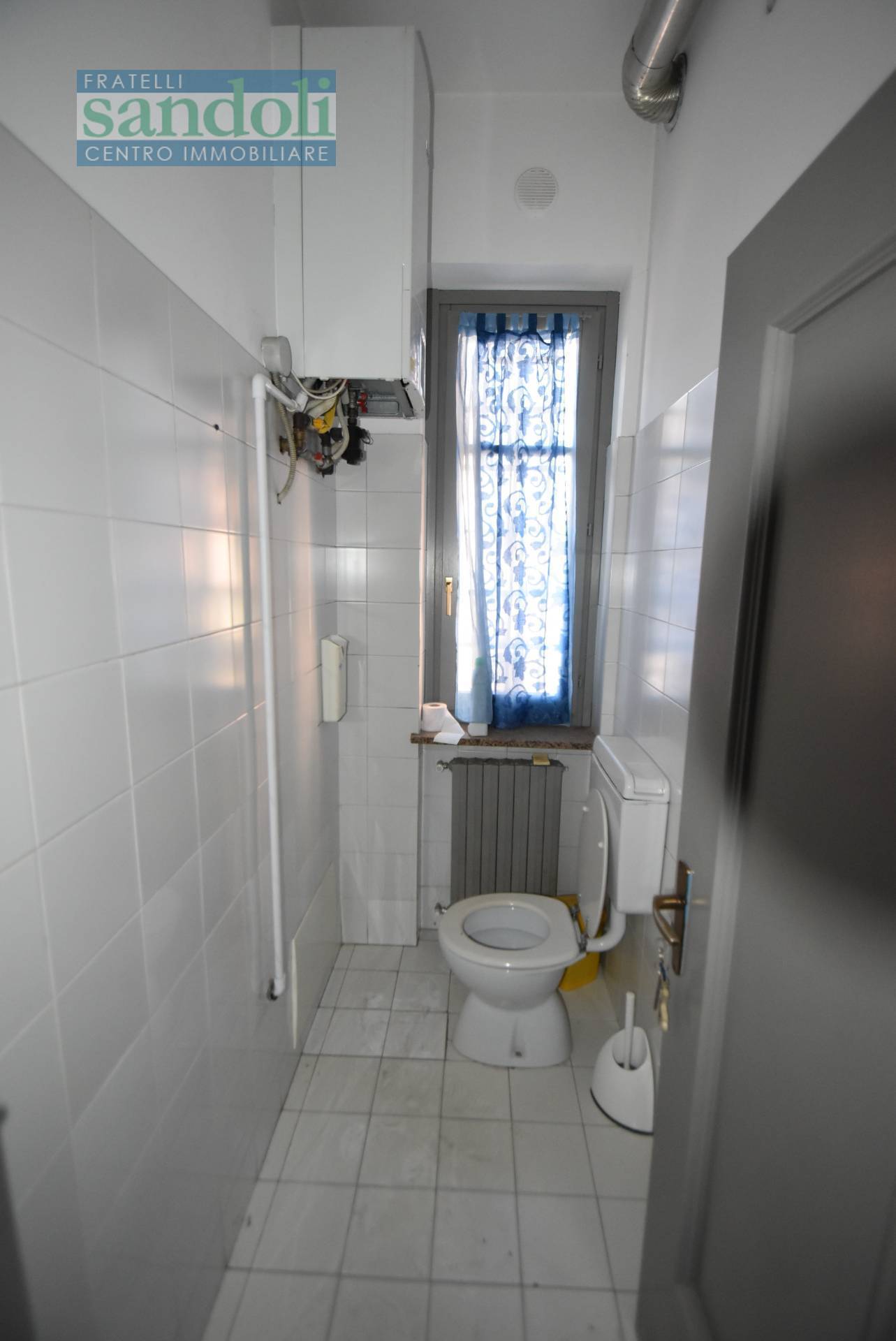 Locale commerciale in vendita a Santhi