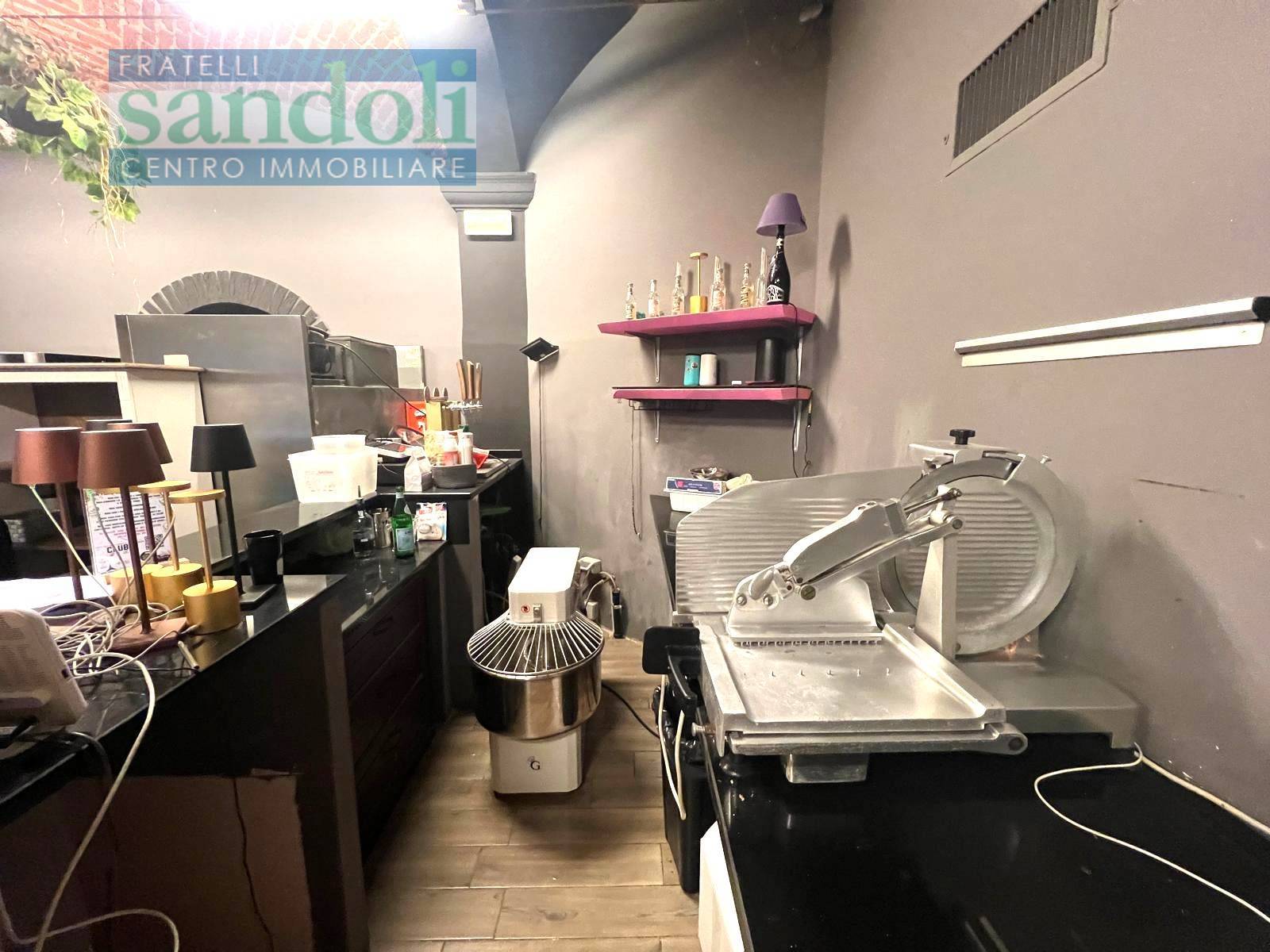 Negozio-Ufficio in affitto a Vercelli, Centro