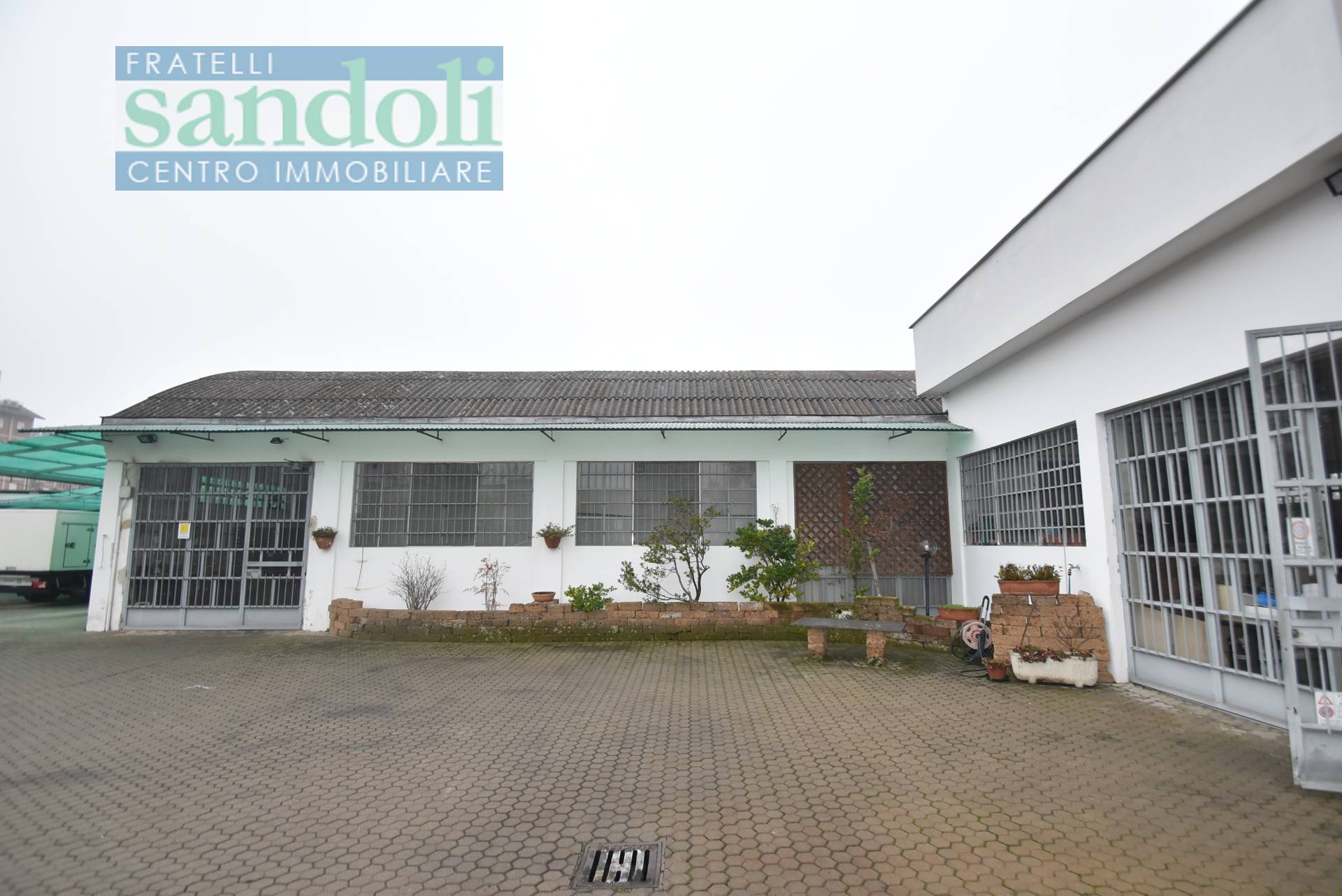 Capannone in affitto a Vercelli, Porta Torino