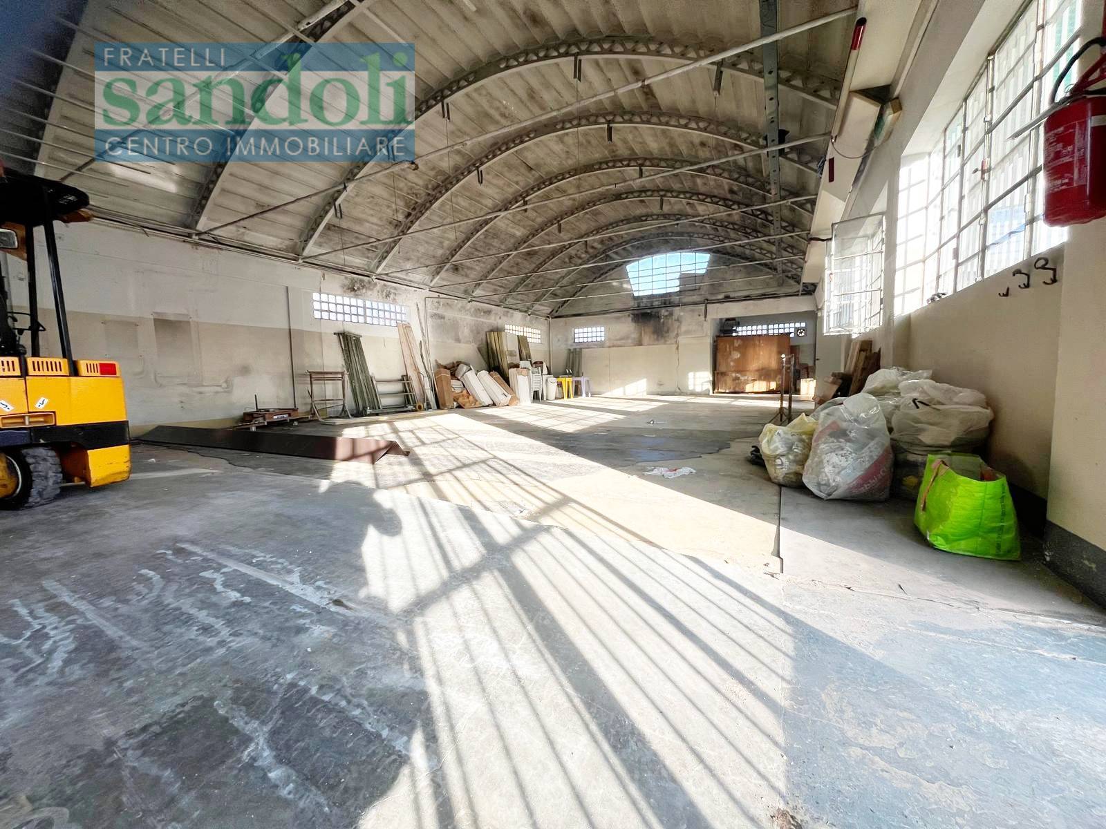 Capannone in affitto a Vercelli, Porta Torino