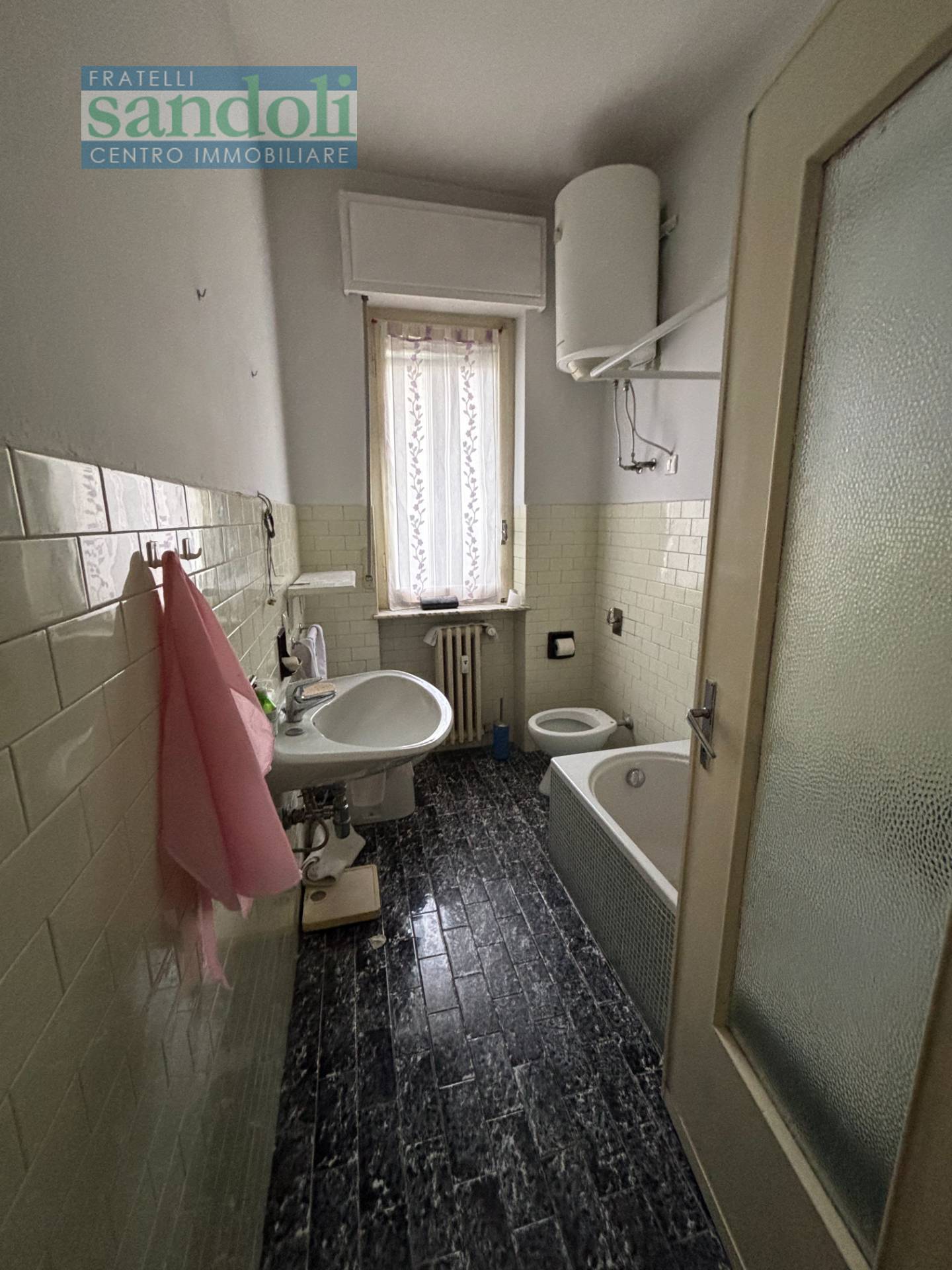 Appartamento in vendita a Vercelli, Zona Rimembranza