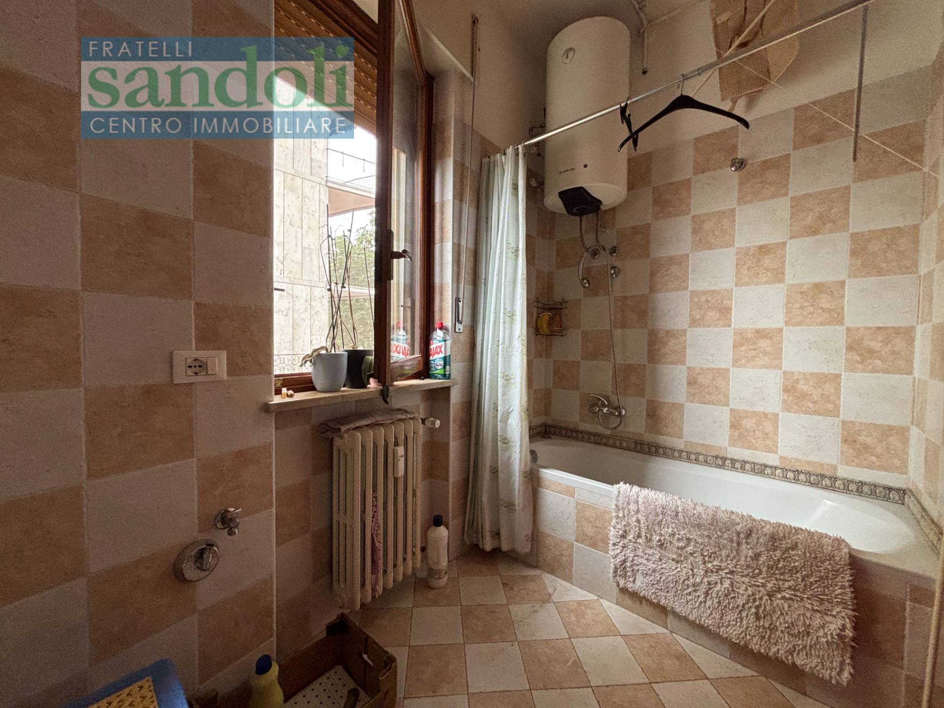 Appartamento in vendita a Vercelli, Viale Rimembranza