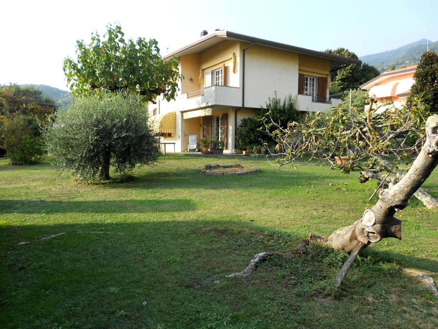 Villa Bifamiliare con giardino, Pietrasanta strettoia