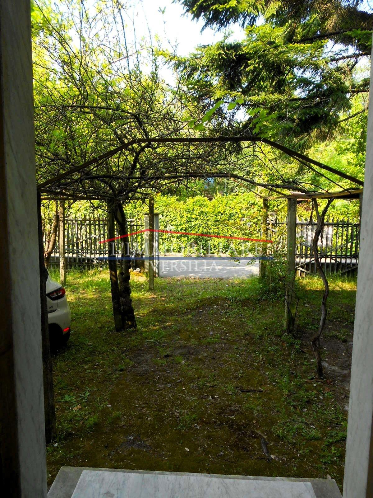 Villa Bifamiliare con giardino, Massa marina di