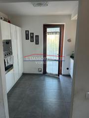 Appartamento con giardino, Massa marina di