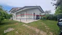 Casa indipendente con giardino, Massa ronchi