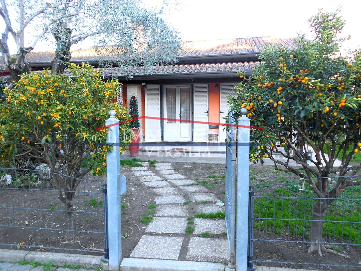 Casa indipendente con giardino, Massa poveromo