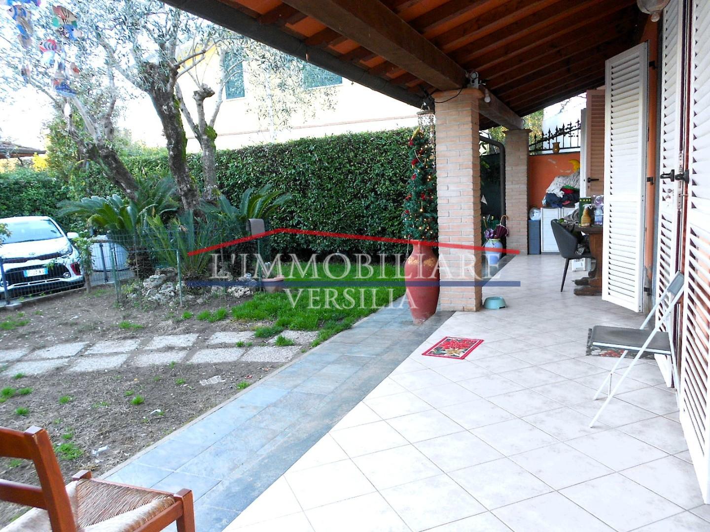 Casa indipendente con giardino, Massa poveromo