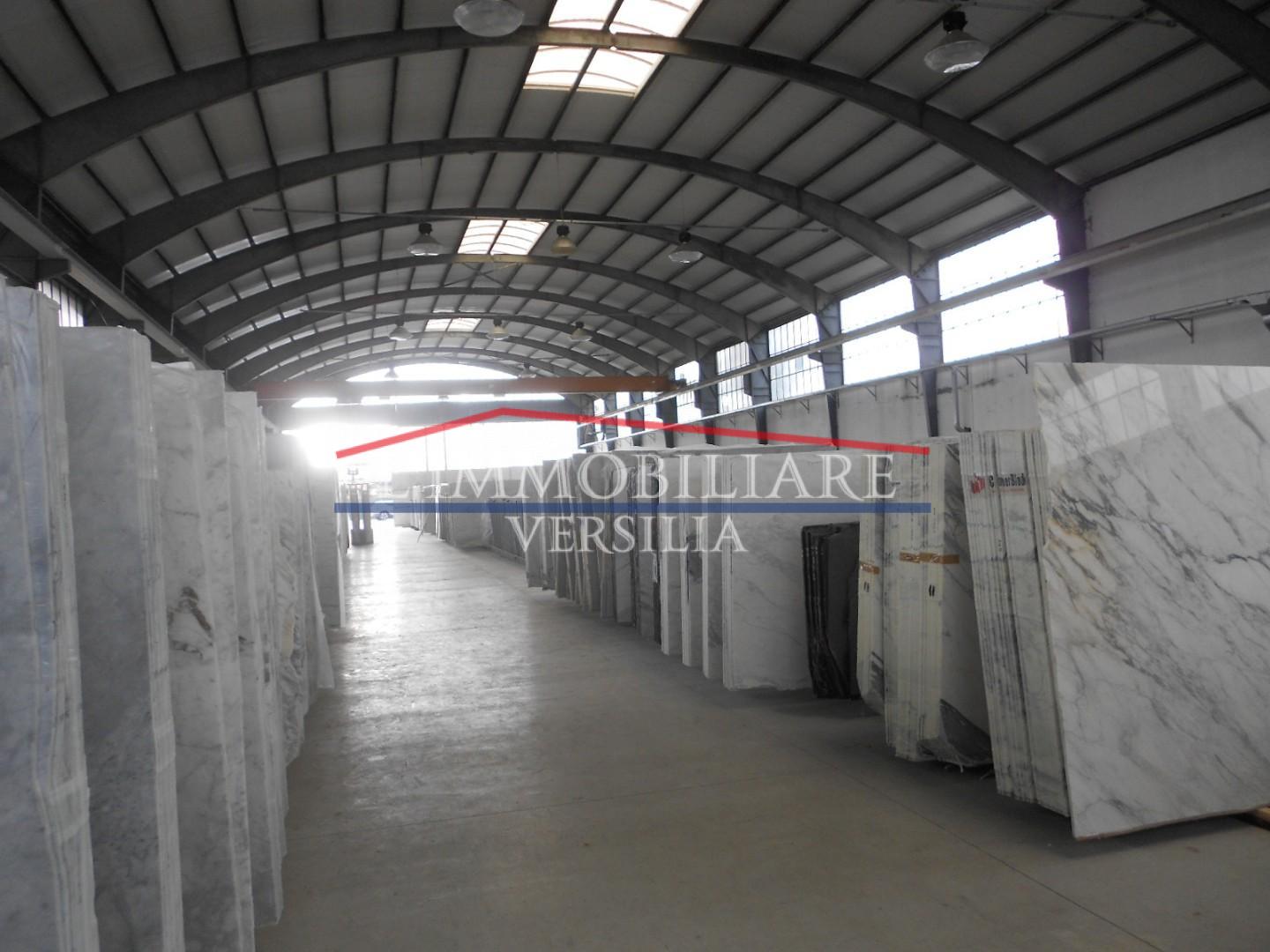 Capannone in vendita a Massa