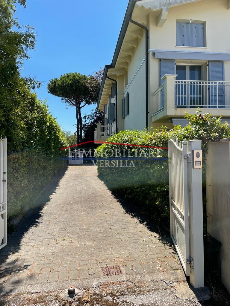 Villa Trifamiliari in vendita, Montignoso cinquale