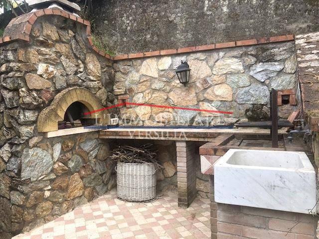 Villa con giardino a Massa