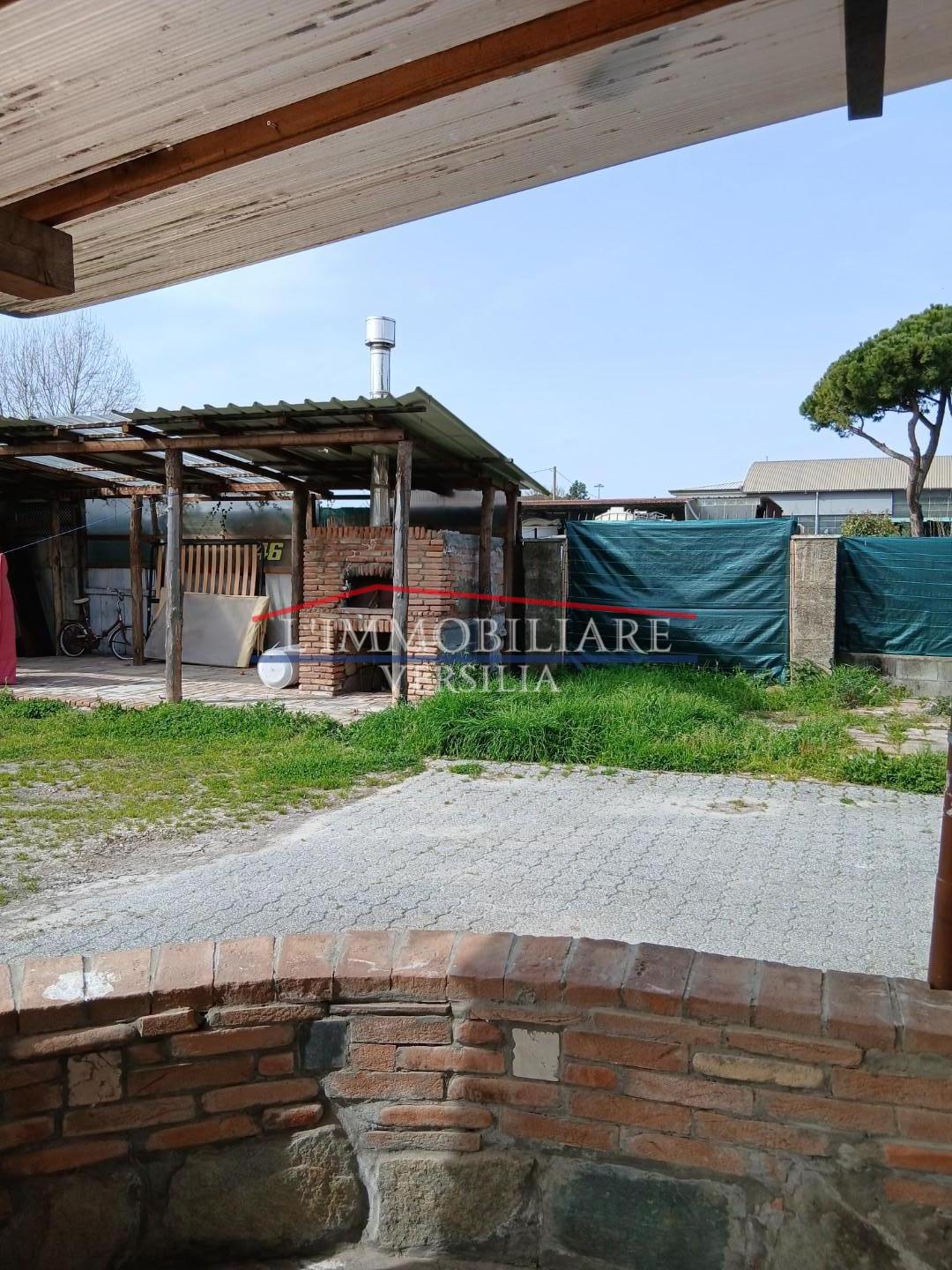 Villa Trifamiliari con giardino, Massa alteta