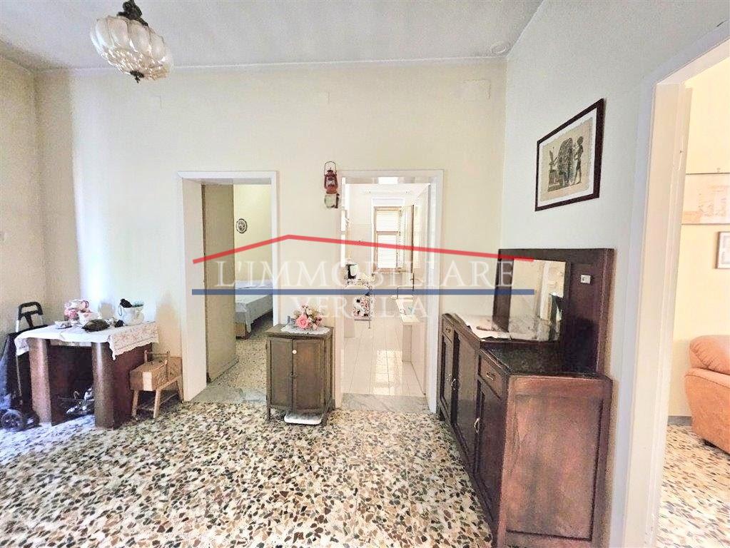 Casa indipendente con giardino, Massa marina di