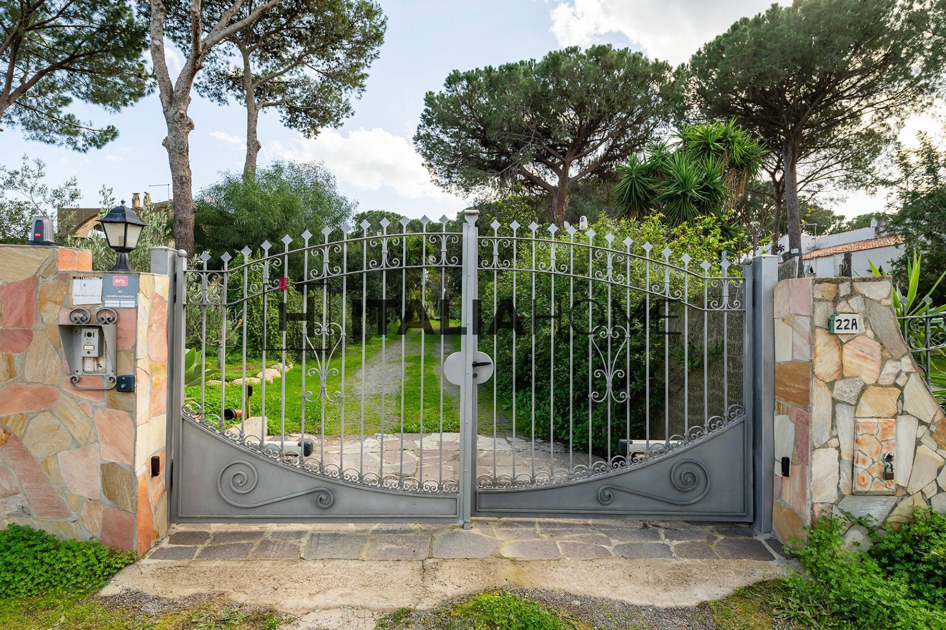 Villa Bifamiliare Porzione in vendita a Pula