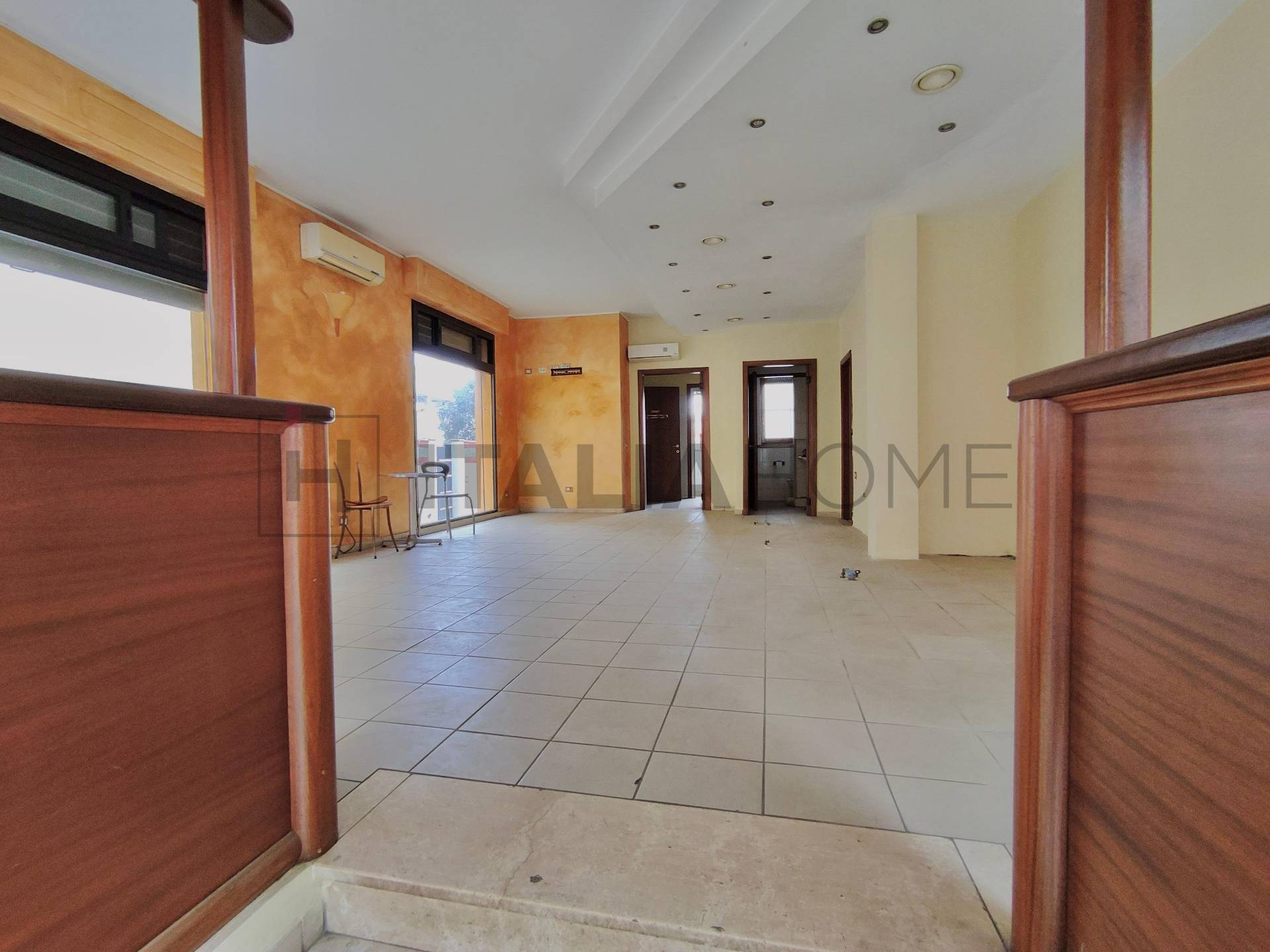 Locale commerciale in vendita a Assemini