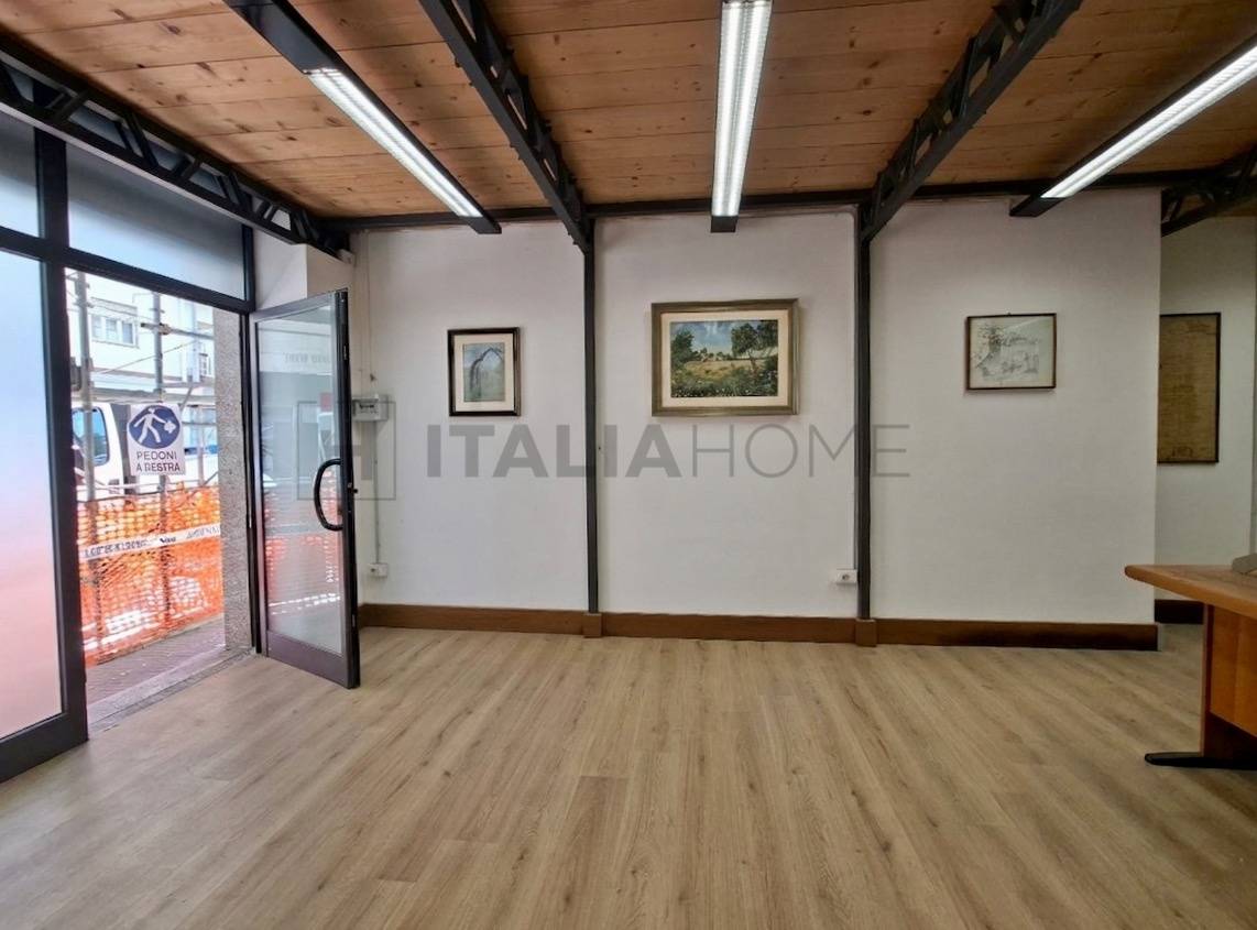 Locale commerciale in vendita a Cagliari, Fonsarda