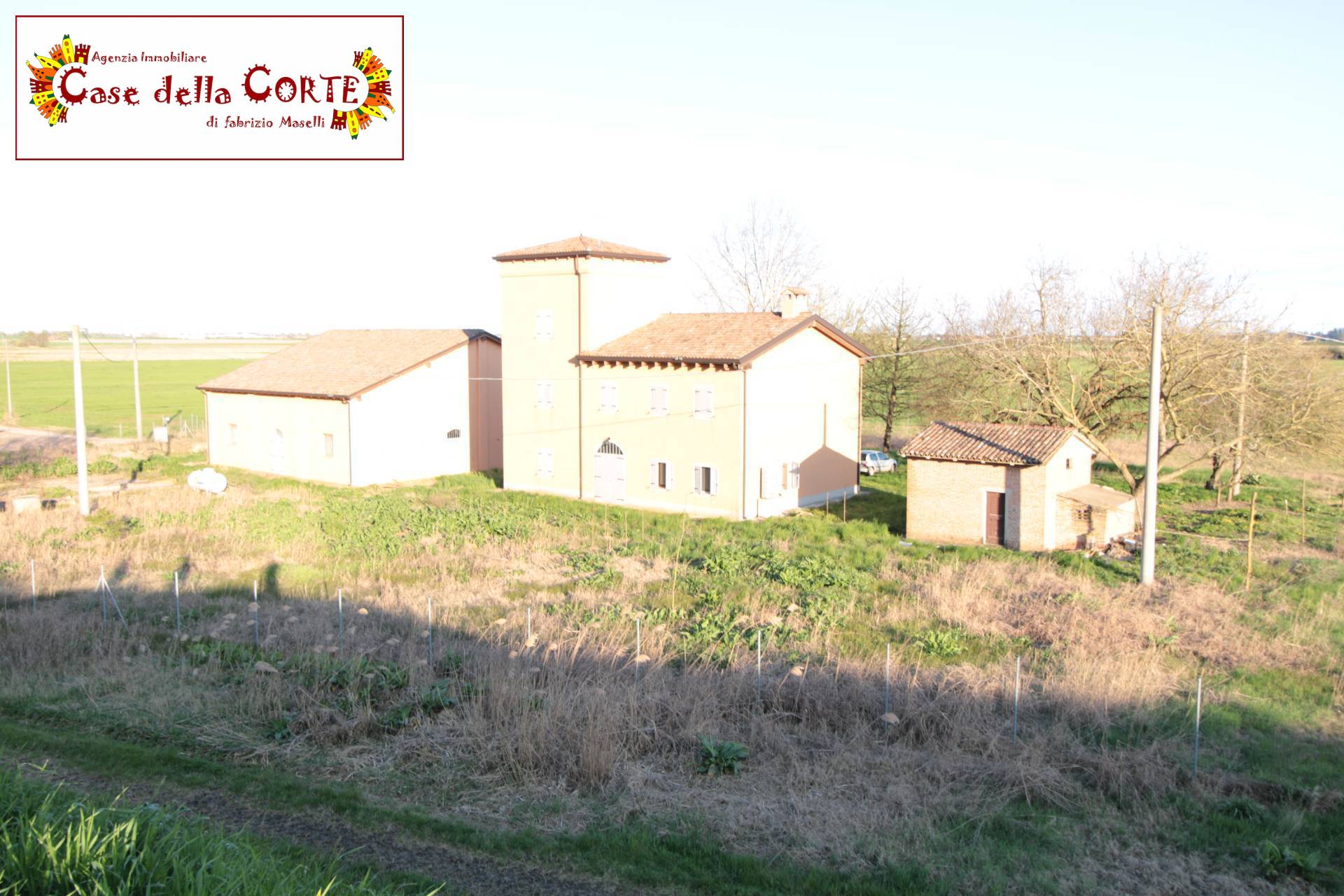 ( VILLA ) - CASA INDIPENDENTE in vendita a Finale Emilia