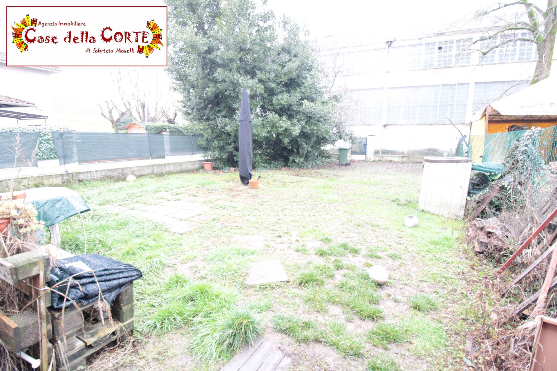 ( 1 Camera + Giardino ) BILOCALE CON GIARDINO in vendita a Cento, Vicinanze del CENTRO STORICO