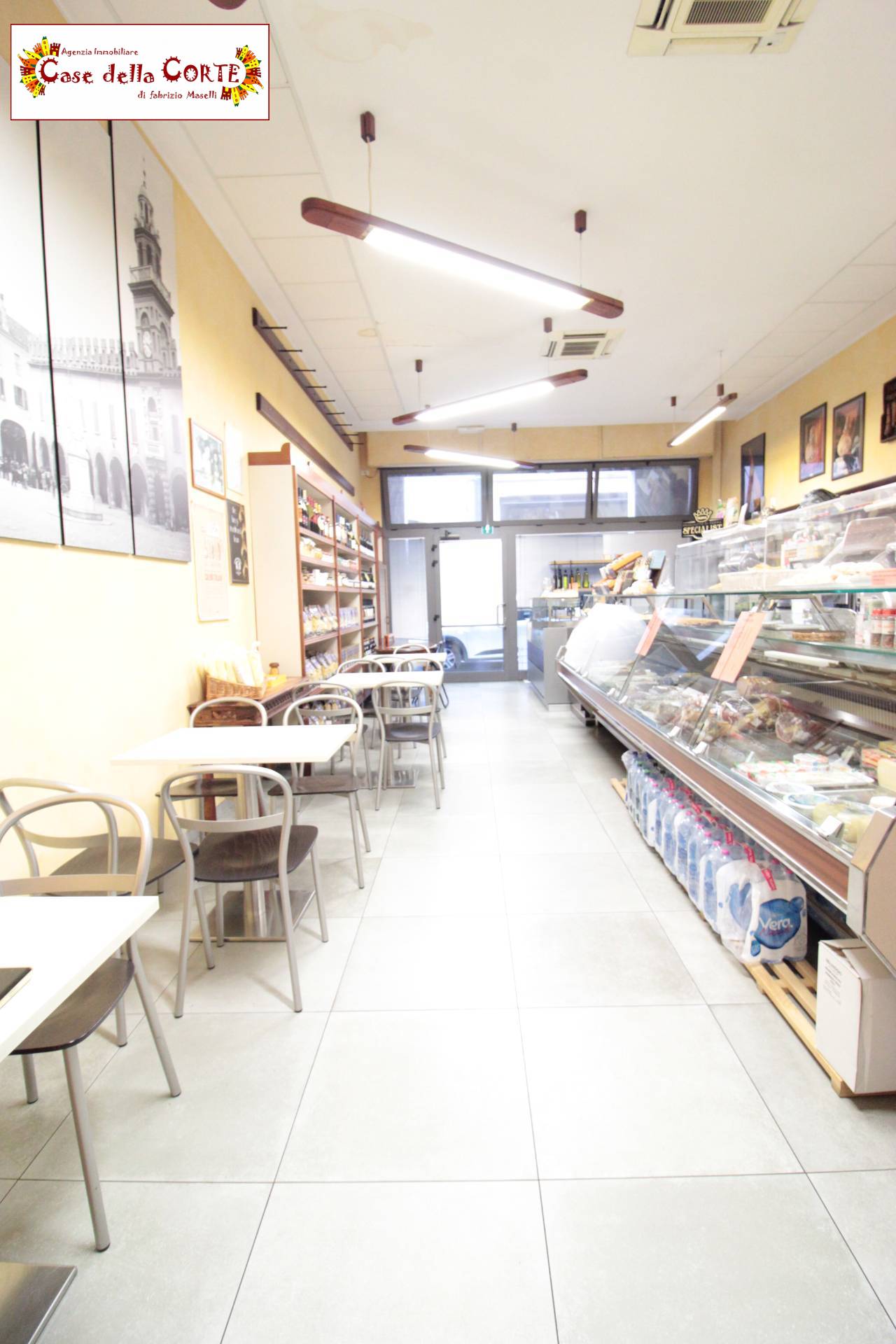 NEGOZIO con VETRINA in affitto a Cento, CENTRO STORICO