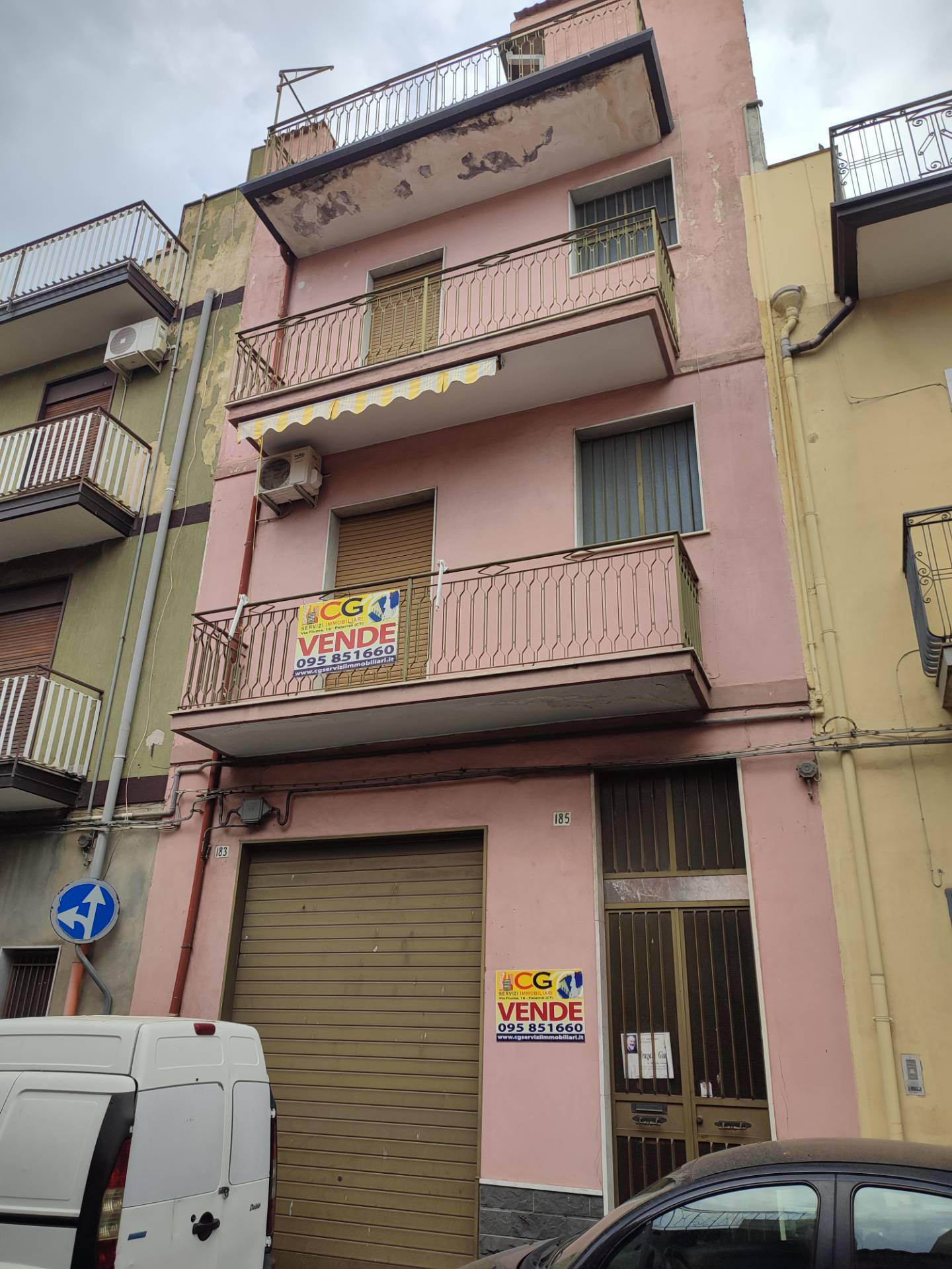 Casa indipendente con terrazzo a Patern