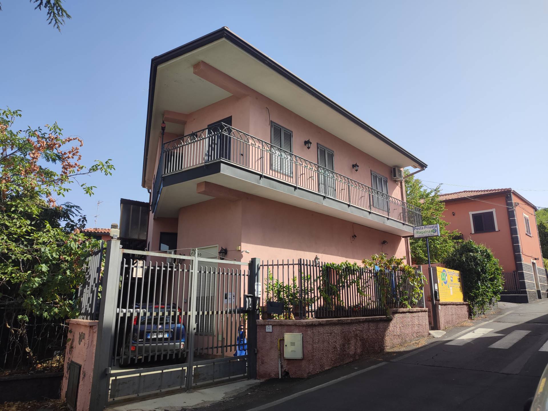 Casa indipendente con terrazzo a Ragalna