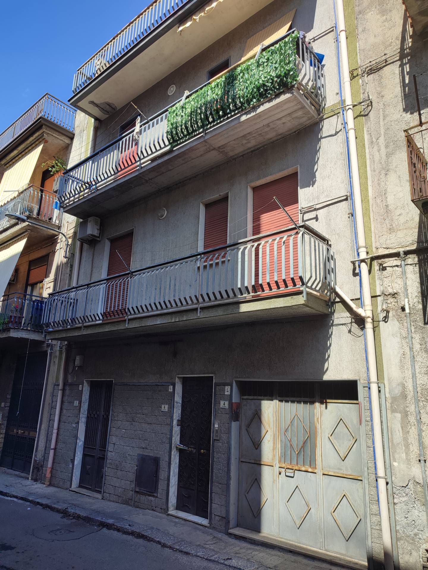 Appartamento da ristrutturare, Patern zona scala vecchia