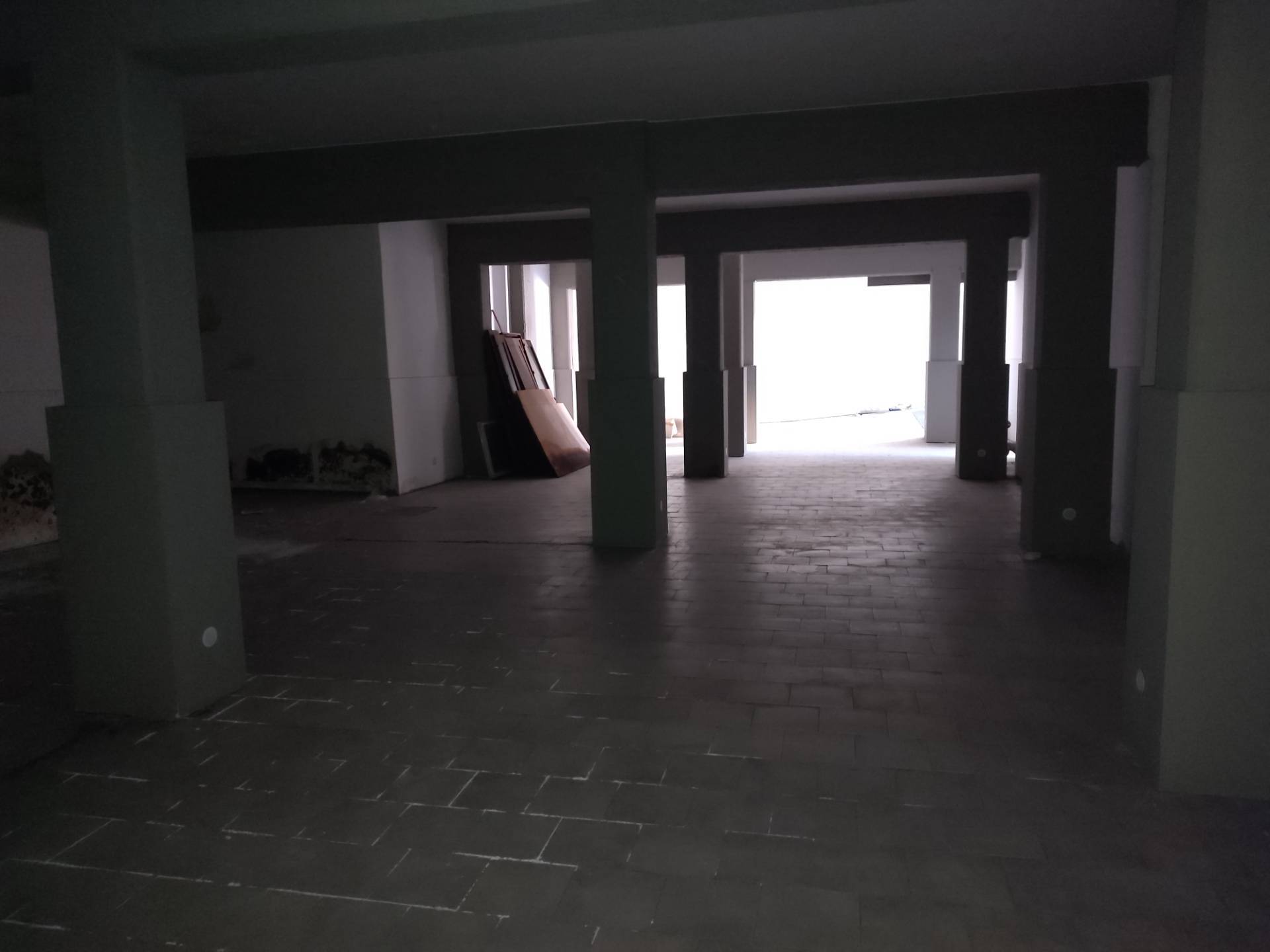 GARAGE in vendita a Belpasso