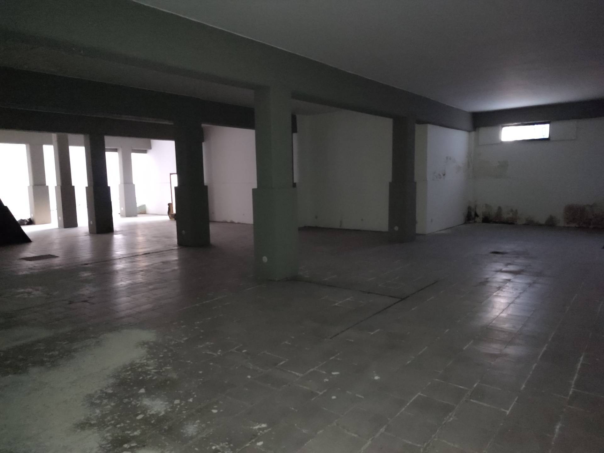 GARAGE in vendita a Belpasso