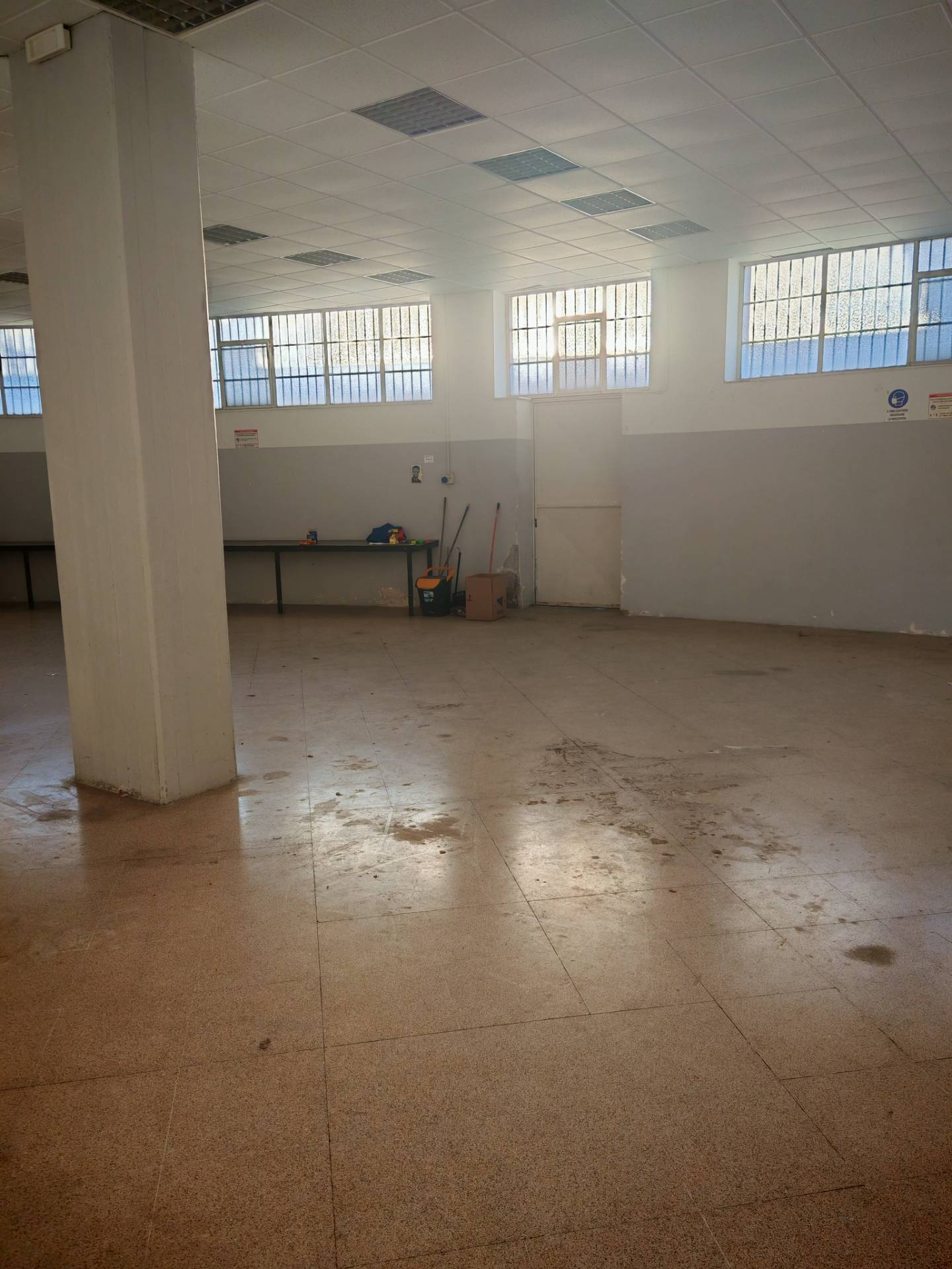 Locale commerciale in vendita a Santa Maria di Licodia