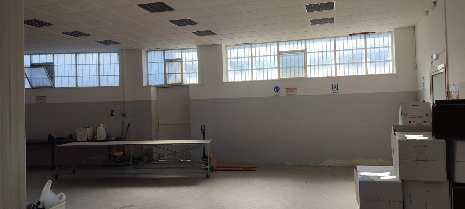 Locale commerciale in vendita a Santa Maria di Licodia