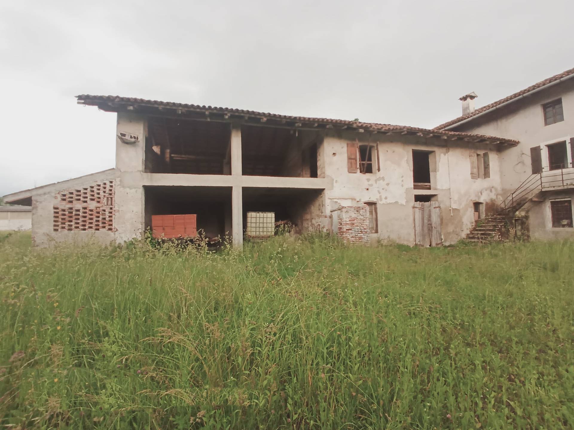 Rustico in vendita a Povoletto, Magredis