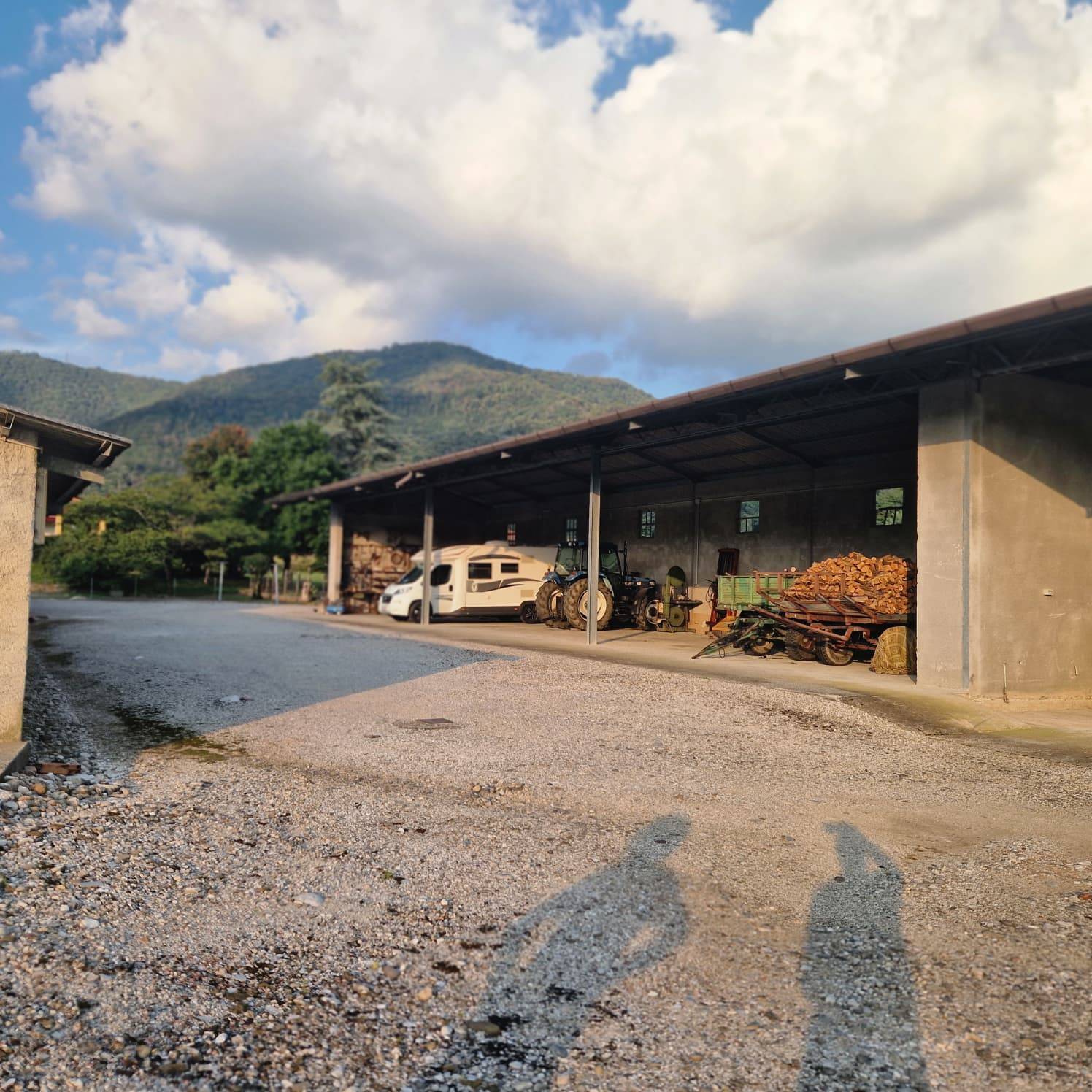 Capannone in vendita a Attimis, Racchiuso