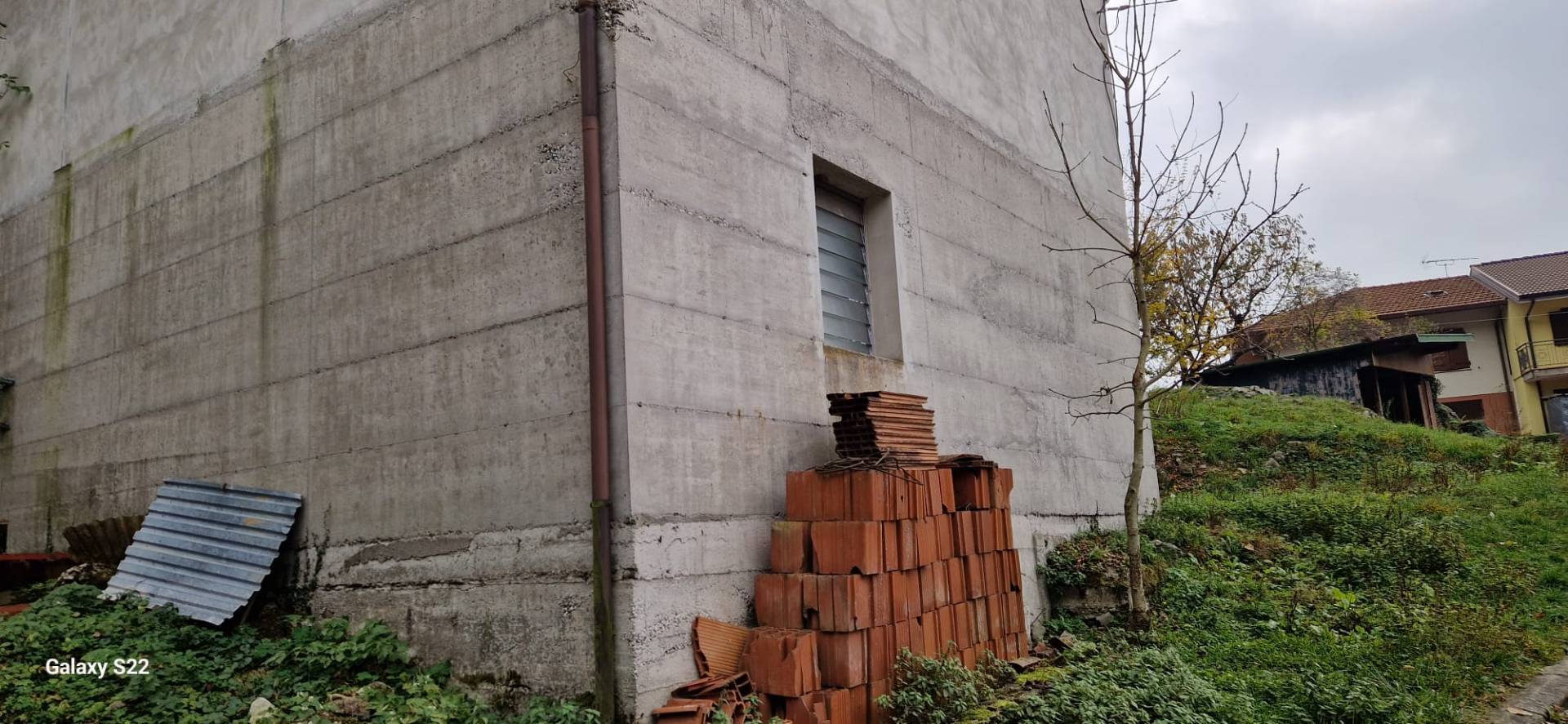 Deposito in vendita a Tarcento