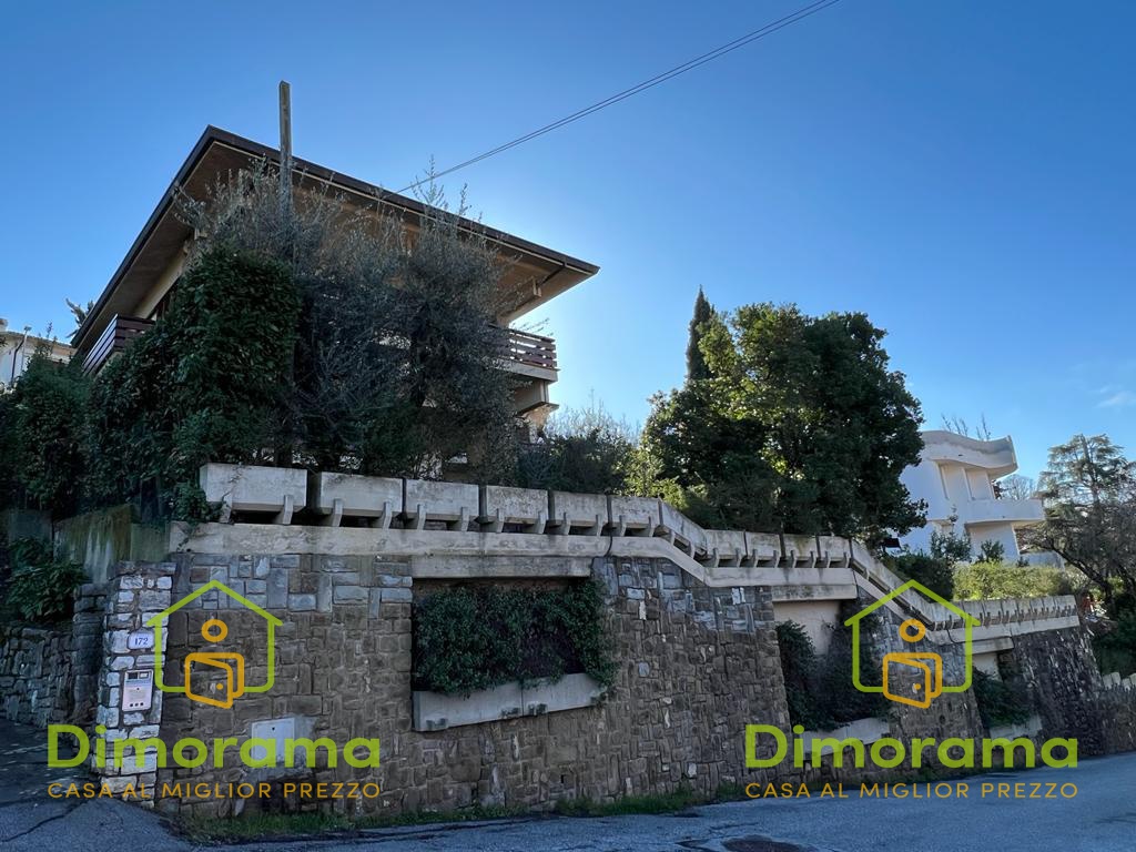 Villa con giardino in via carducci, Monsummano Terme