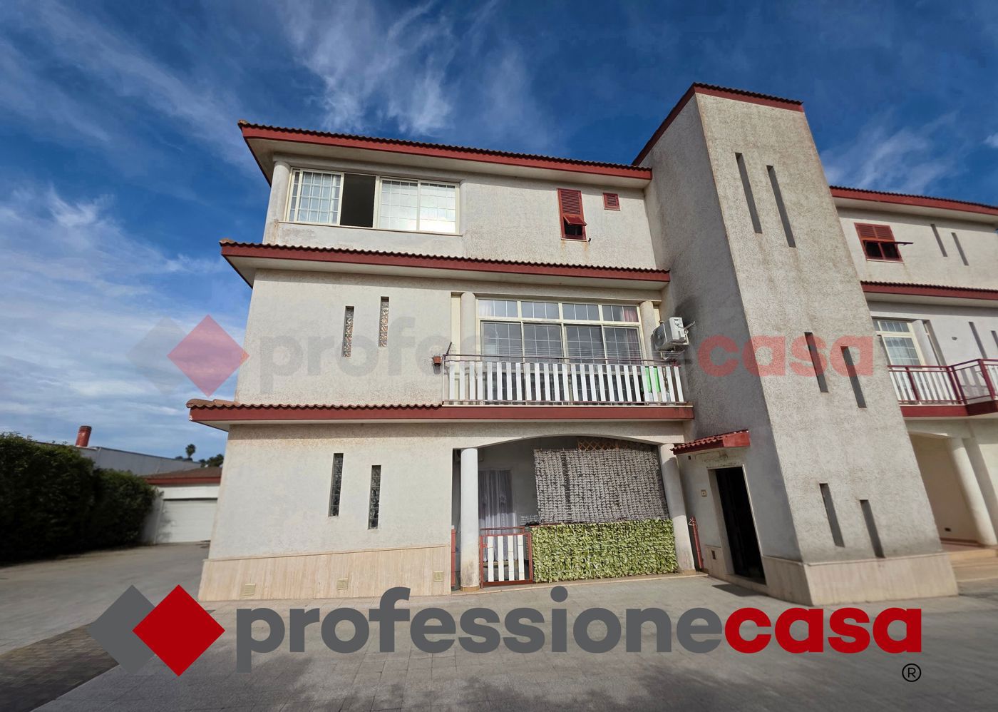 Appartamento con box a Taranto