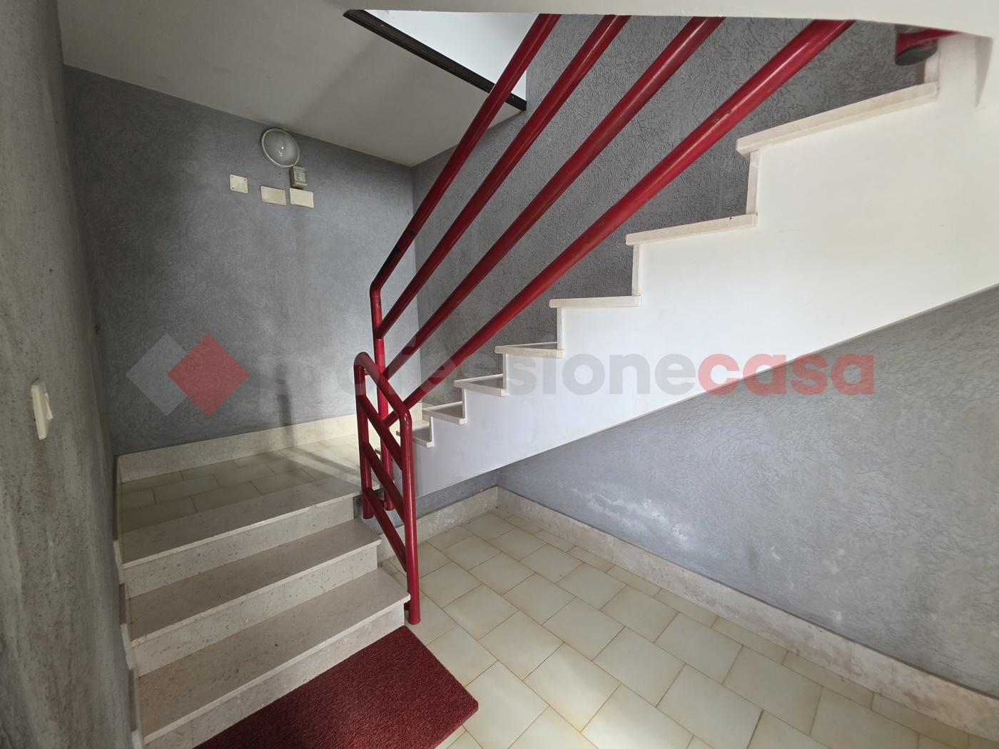 Appartamento con box a Taranto