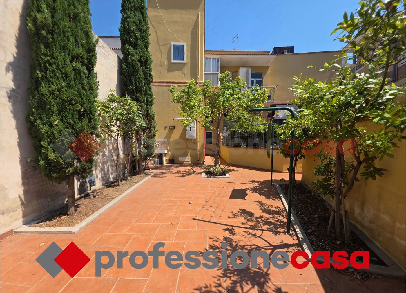 Casa indipendente con giardino a Taranto
